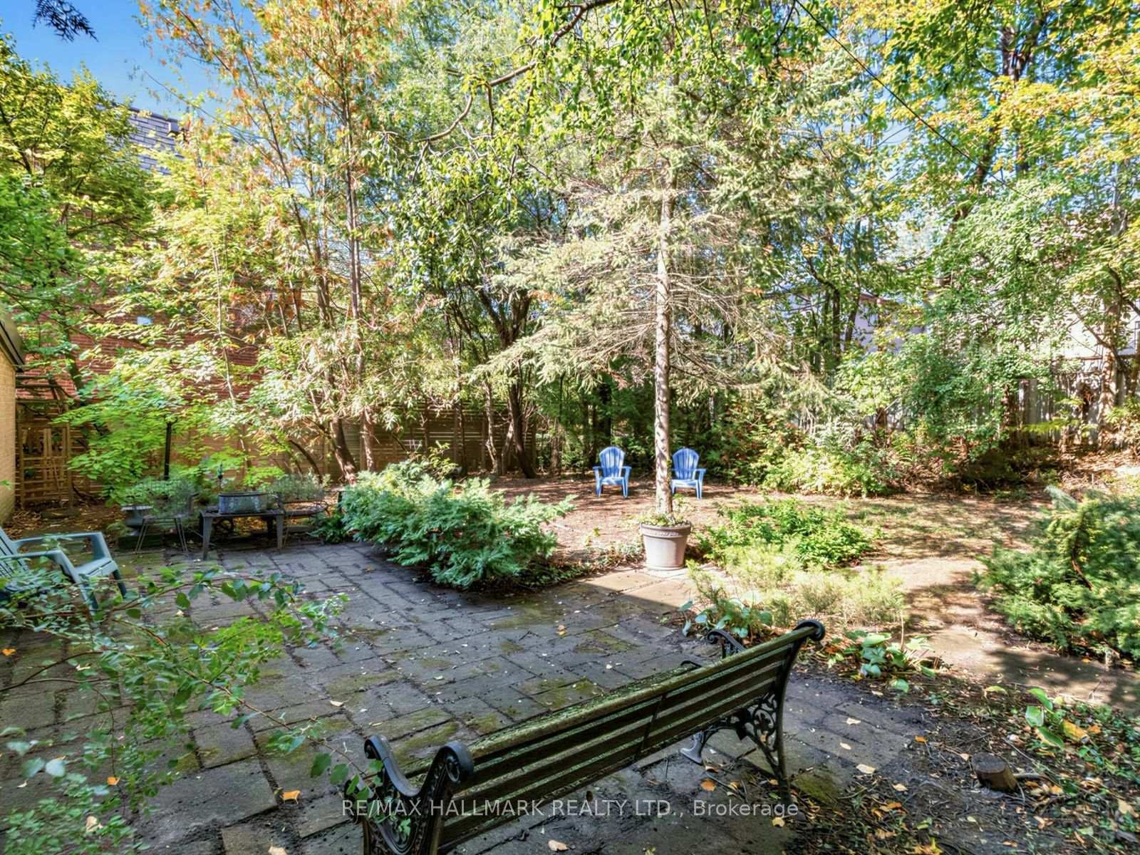 Photo 25 of 91 Larkfield Drive, North York, Banbury-Don Mills — HOMEH