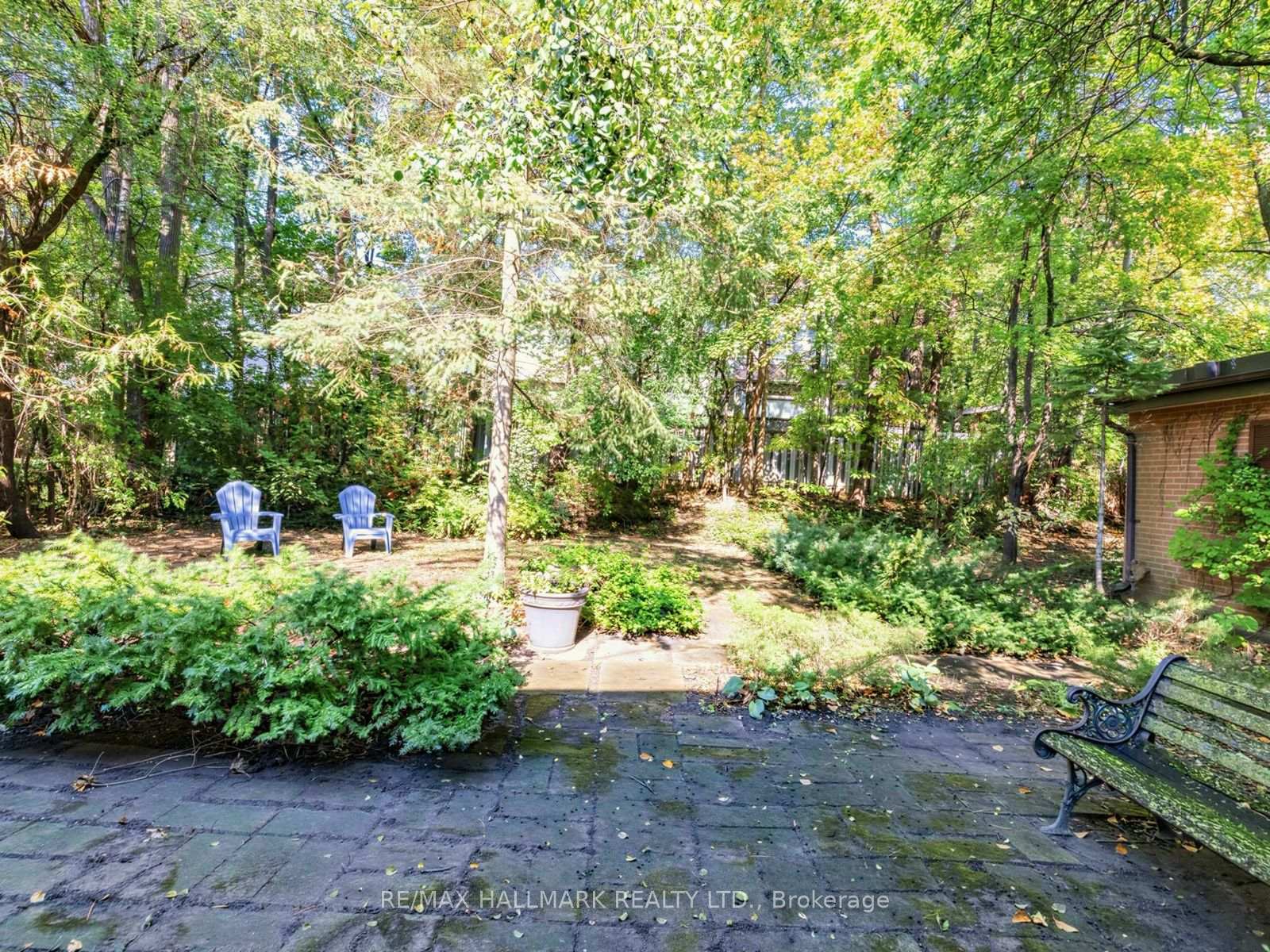 Photo 26 of 91 Larkfield Drive, North York, Banbury-Don Mills — HOMEH