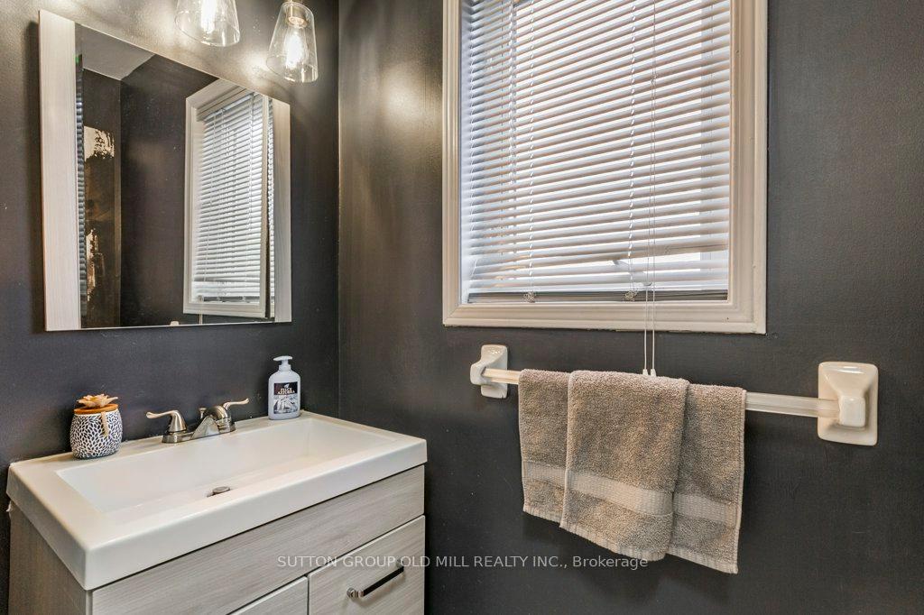 Photo 7 of 59 Senator Way, Caledon, Bolton North — HOMEH