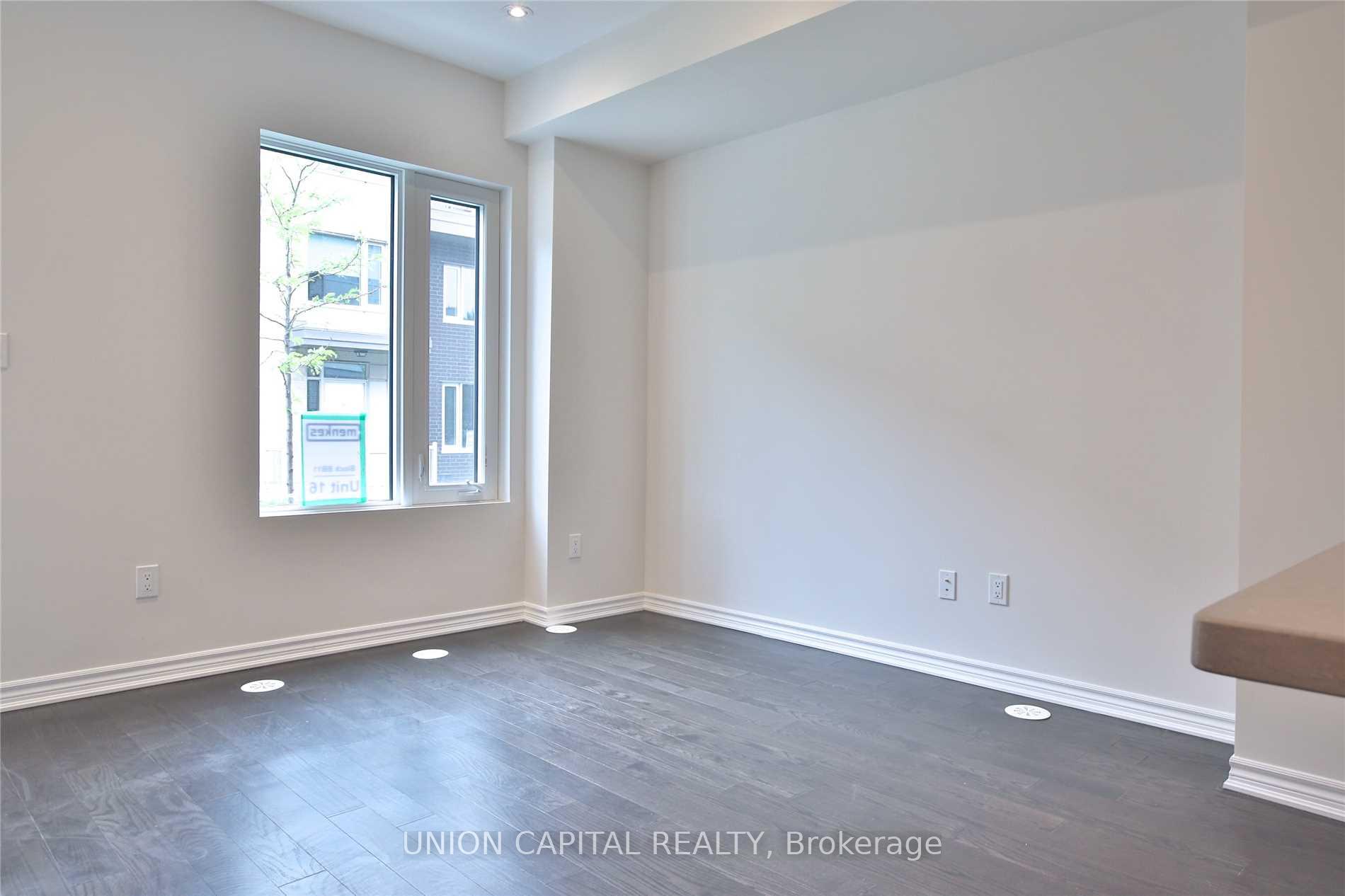 Photo 6 of Unit 16, 18 Applewood Lane, Etobicoke, Etobicoke West Mall — HOMEH