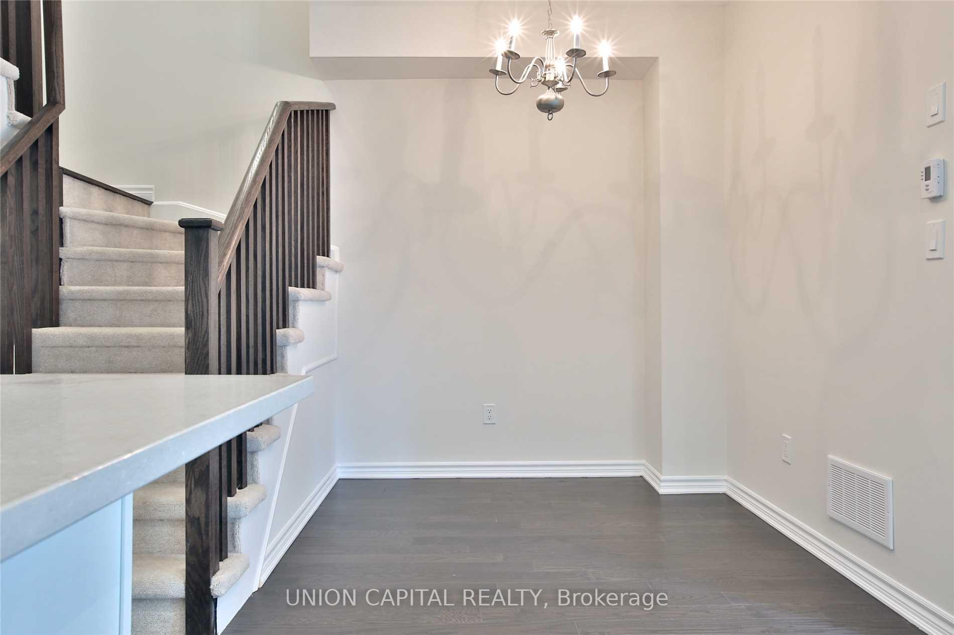 Photo 7 of Unit 16, 18 Applewood Lane, Etobicoke, Etobicoke West Mall — HOMEH