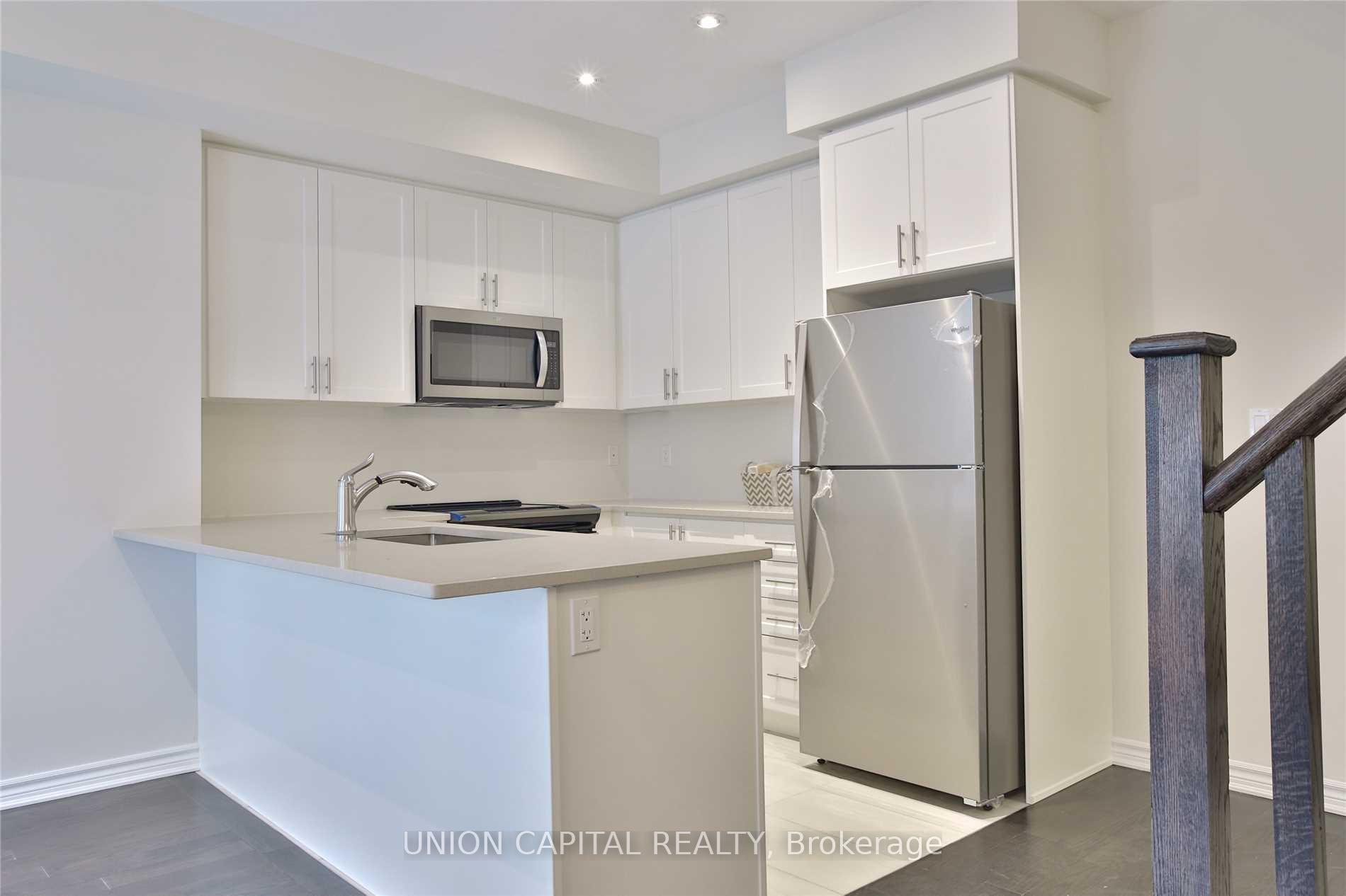 Photo 10 of Unit 16, 18 Applewood Lane, Etobicoke, Etobicoke West Mall — HOMEH