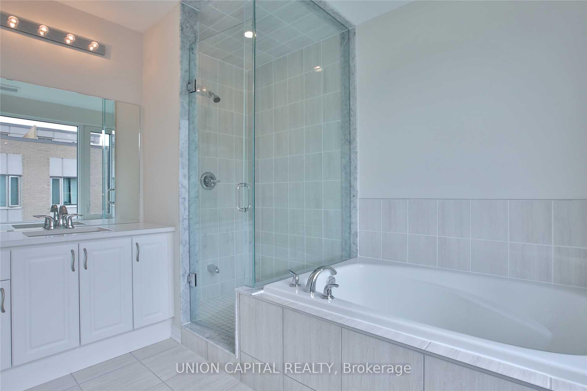 Photo 16 of Unit 16, 18 Applewood Lane, Etobicoke, Etobicoke West Mall — HOMEH