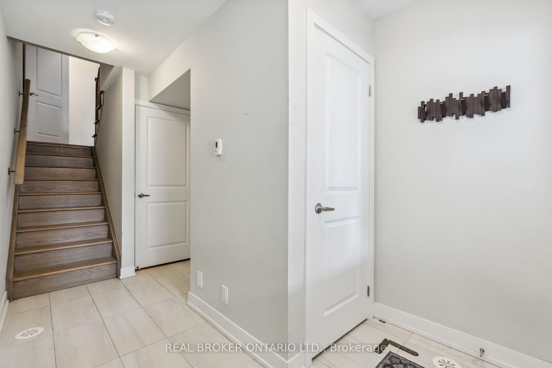 Photo 5 of 92 William Shearn Crescent, Markham, Angus Glen — HOMEH