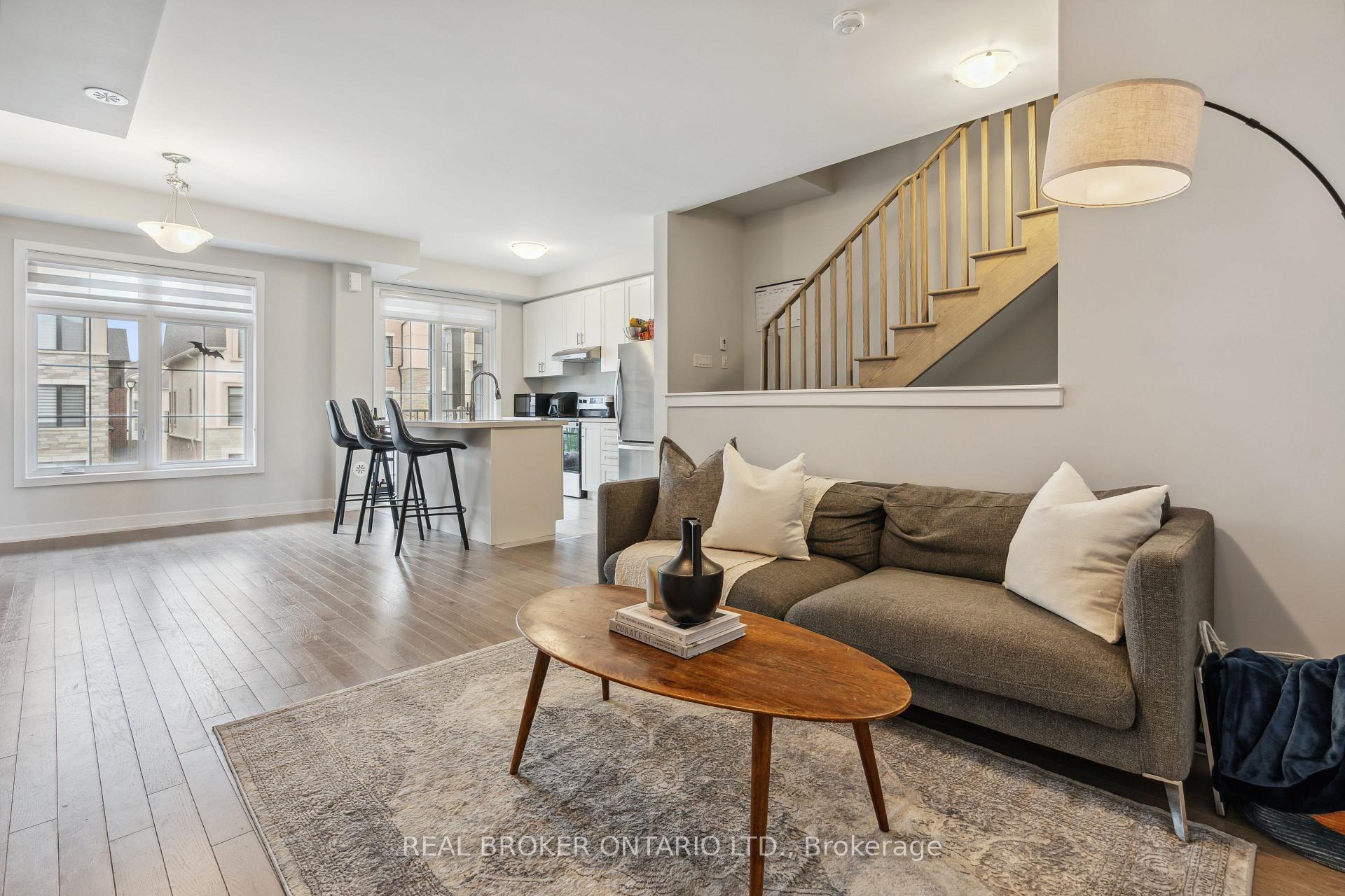 Photo 20 of 92 William Shearn Crescent, Markham, Angus Glen — HOMEH