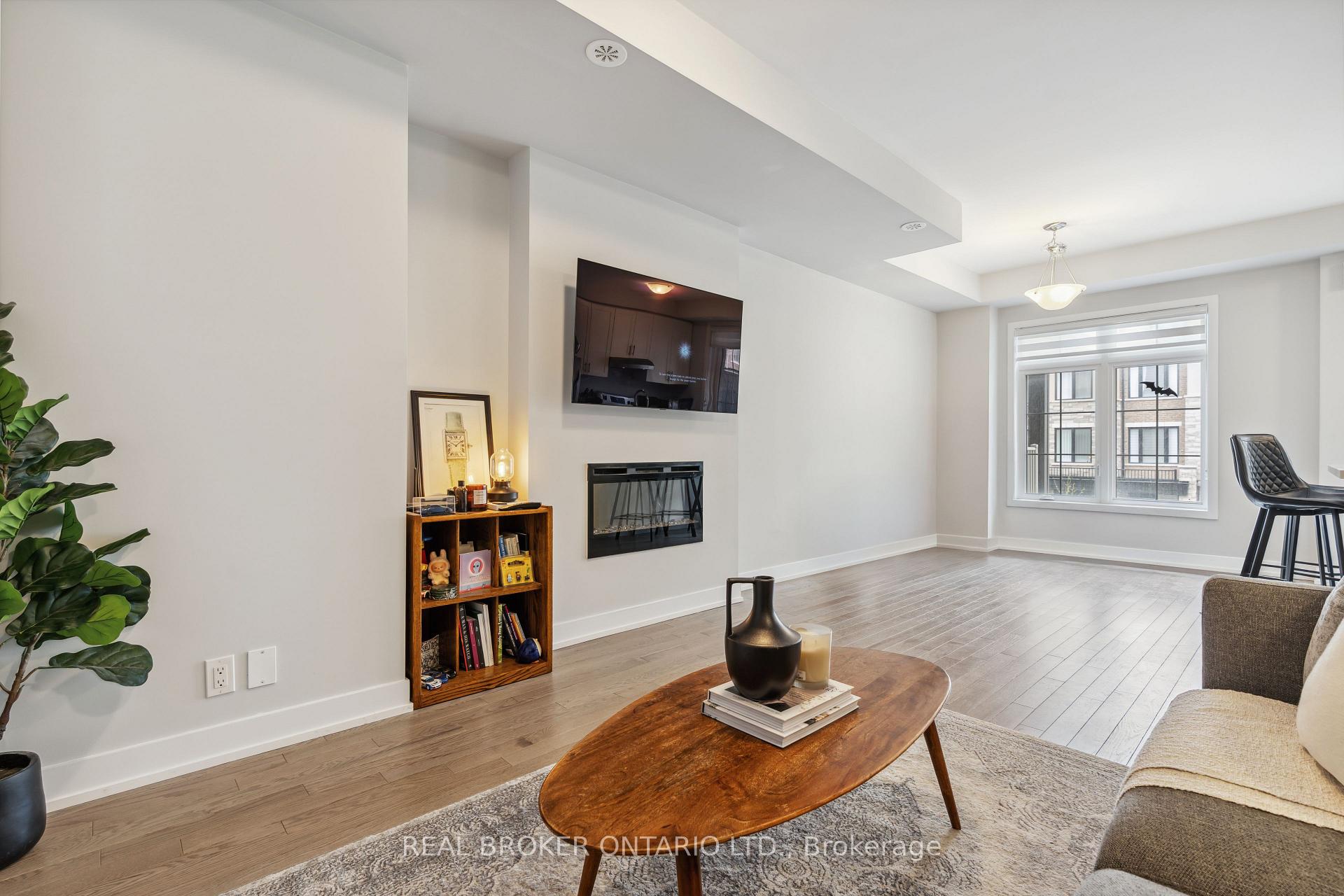 Photo 21 of 92 William Shearn Crescent, Markham, Angus Glen — HOMEH
