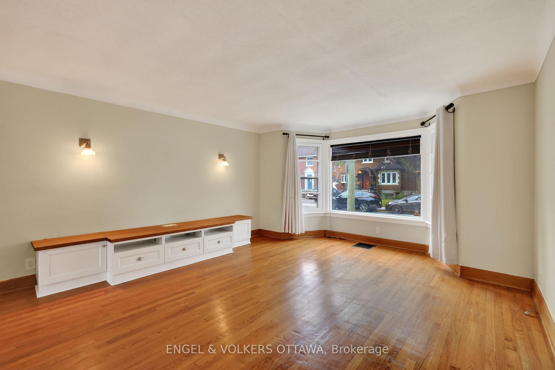 Photo 6 of 139 Renfrew Avenue, Ottawa, Glebe — HOMEH