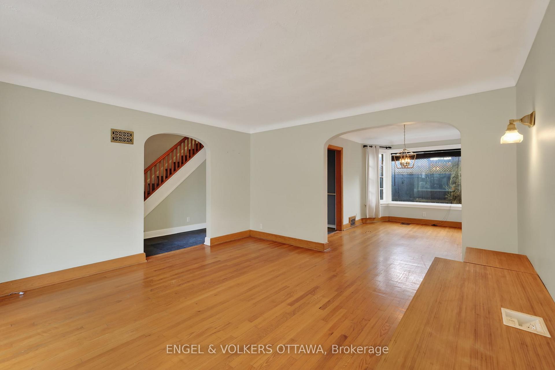 Photo 7 of 139 Renfrew Avenue, Ottawa, Glebe — HOMEH