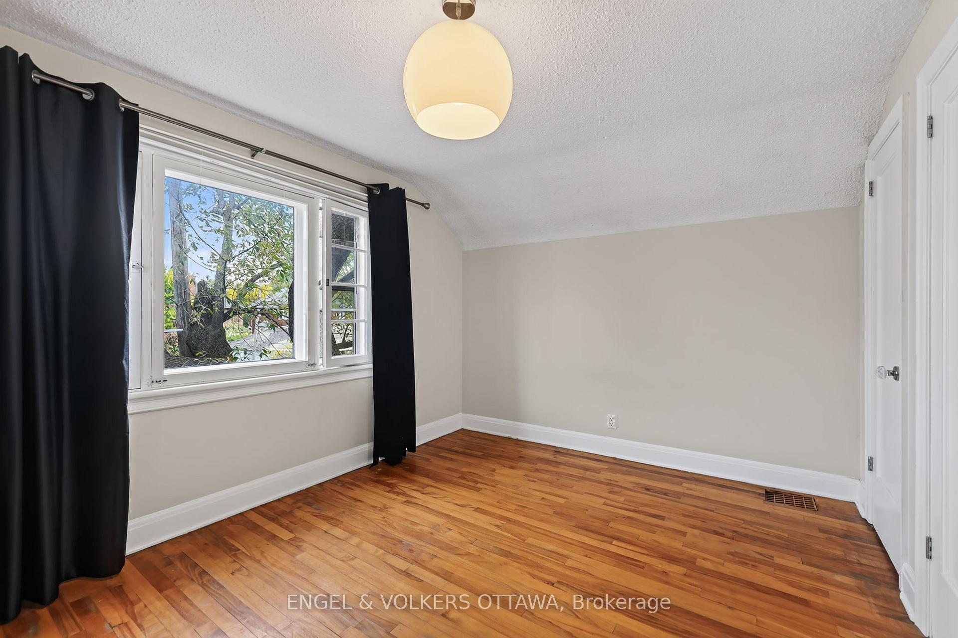 Photo 20 of 139 Renfrew Avenue, Ottawa, Glebe — HOMEH