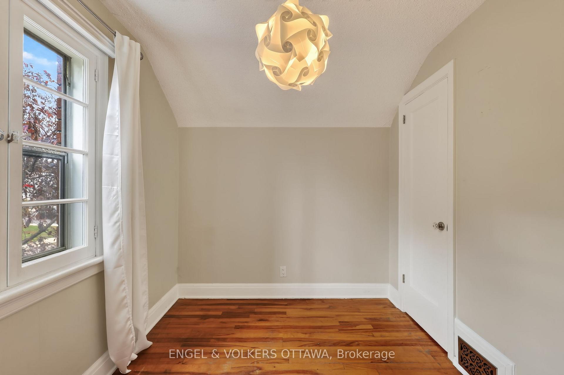 Photo 23 of 139 Renfrew Avenue, Ottawa, Glebe — HOMEH