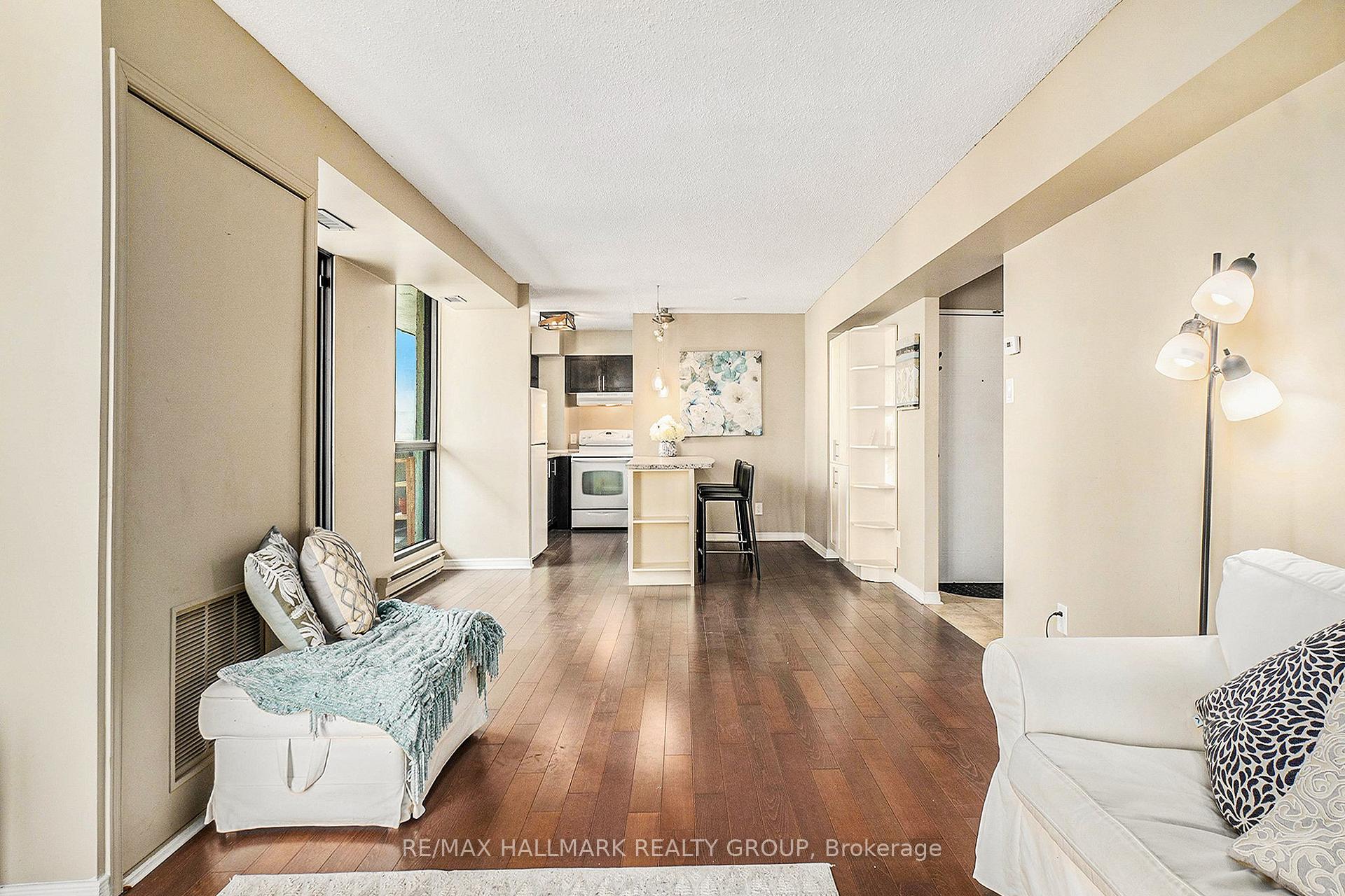Photo 6 of Unit 1102, 200 Bay Street, Ottawa, Ottawa Centre — HOMEH