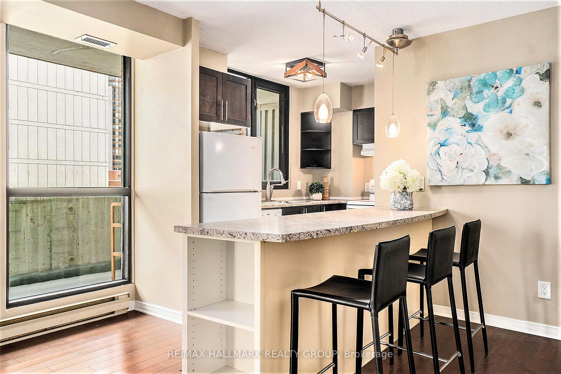 Photo 9 of Unit 1102, 200 Bay Street, Ottawa, Ottawa Centre — HOMEH