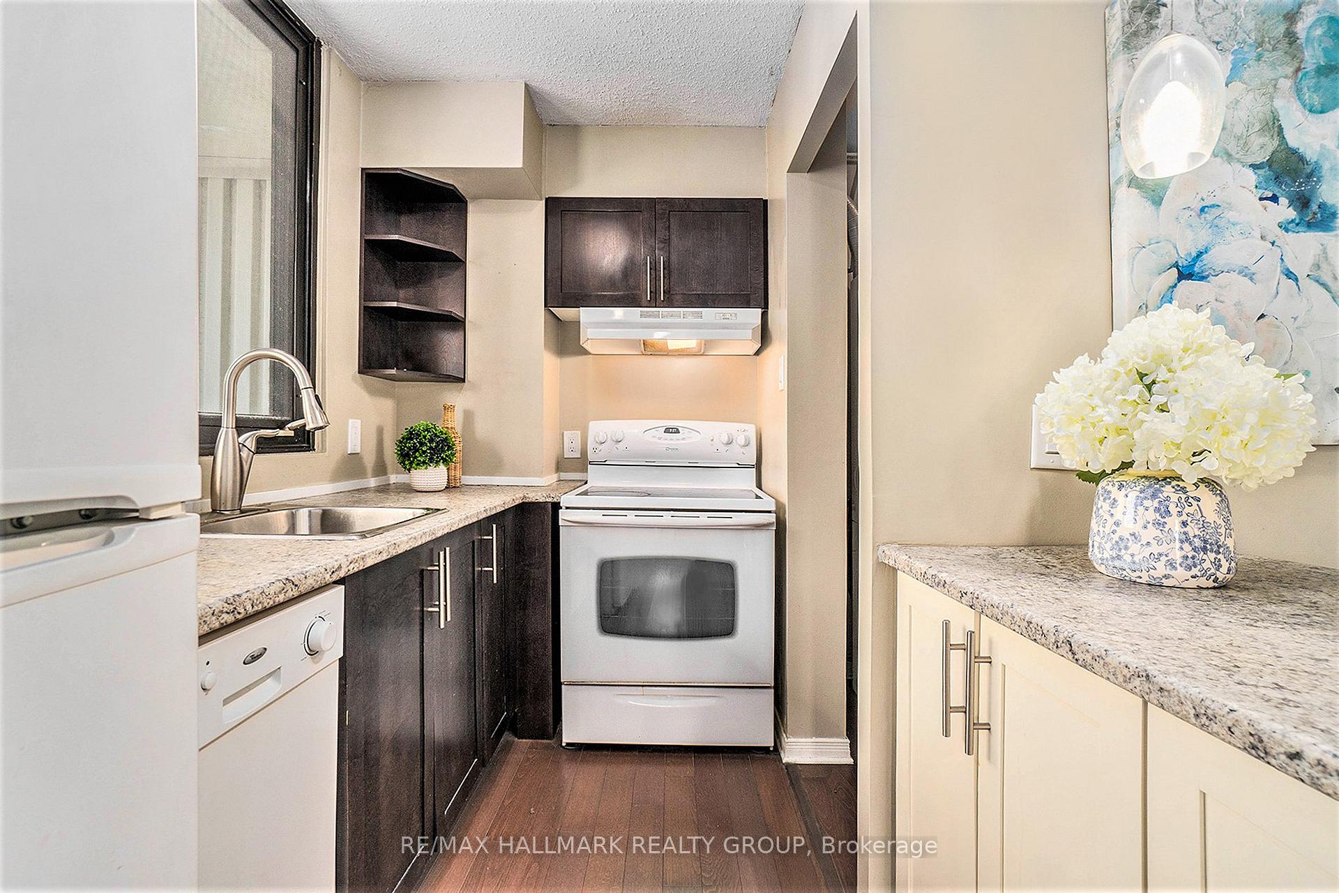 Photo 11 of Unit 1102, 200 Bay Street, Ottawa, Ottawa Centre — HOMEH