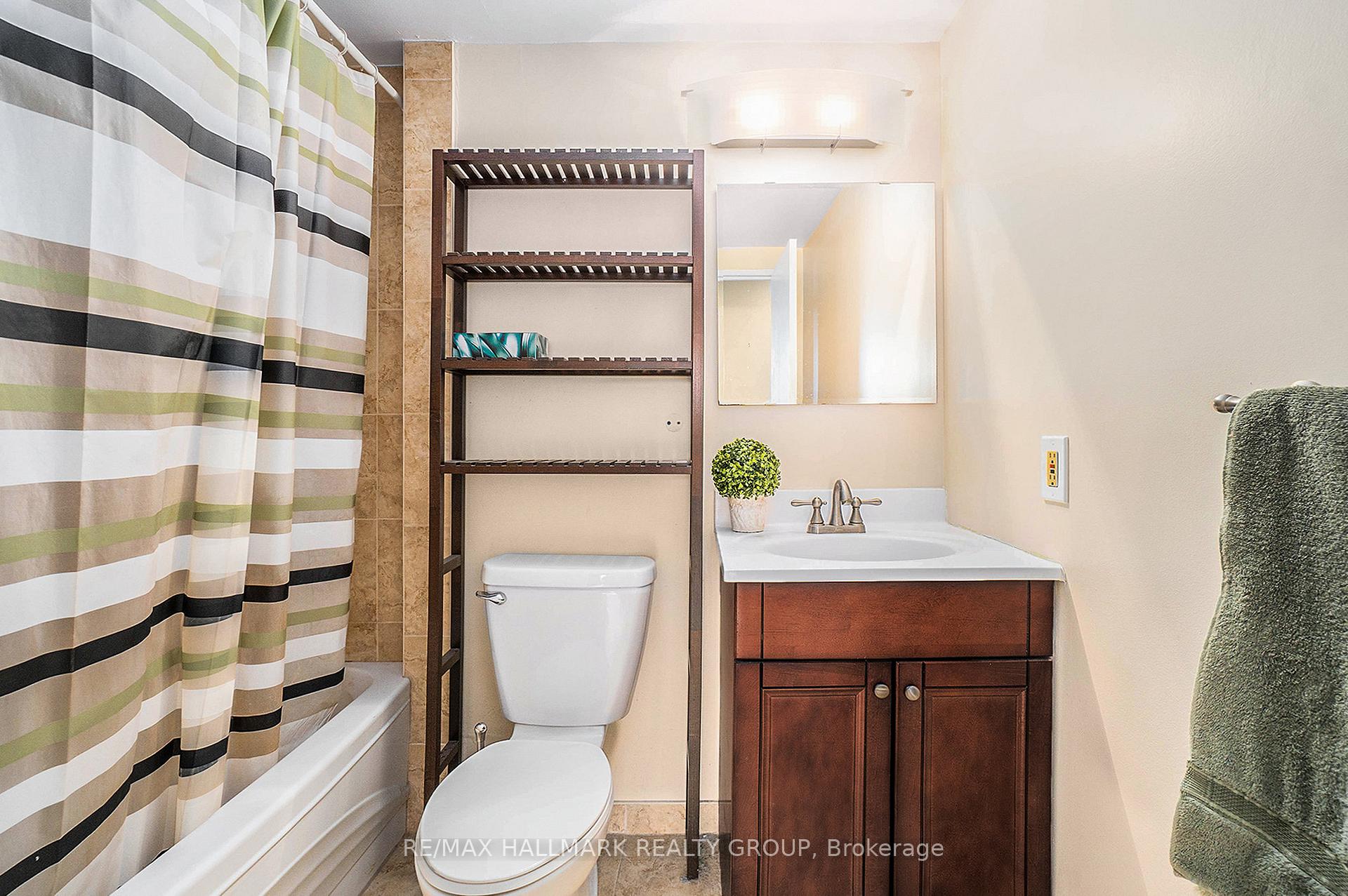 Photo 14 of Unit 1102, 200 Bay Street, Ottawa, Ottawa Centre — HOMEH
