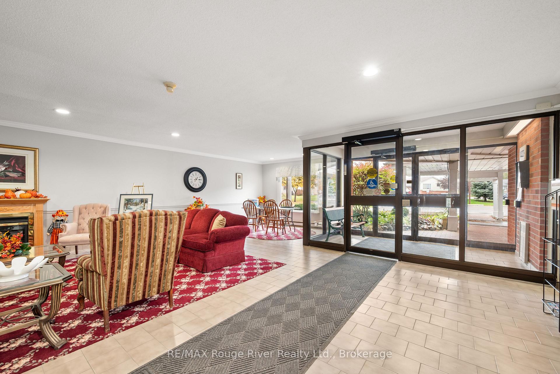 Photo 7 of Unit 207, 1 Heritage Way, Kawartha Lakes, Lindsay — HOMEH