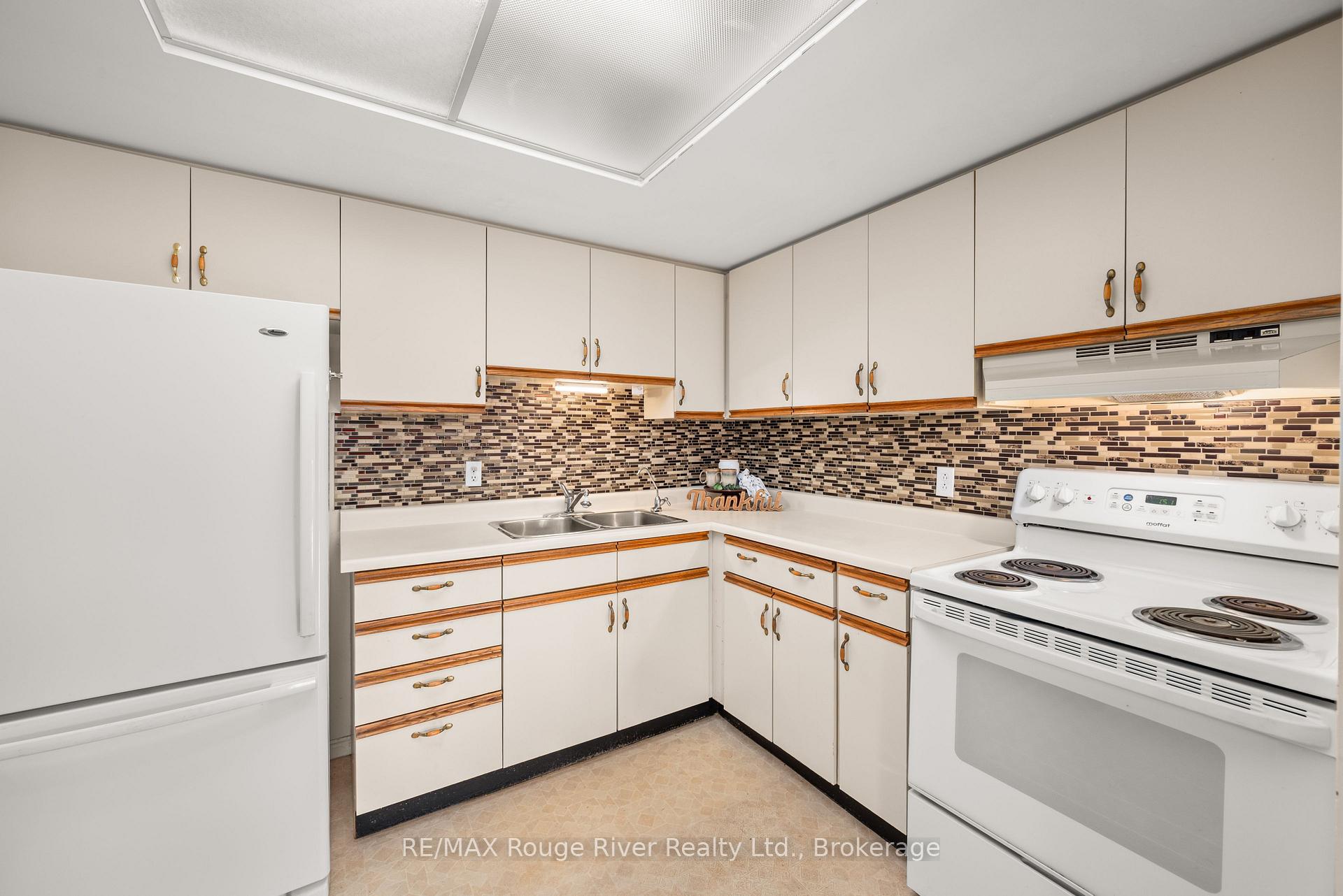Photo 15 of Unit 207, 1 Heritage Way, Kawartha Lakes, Lindsay — HOMEH