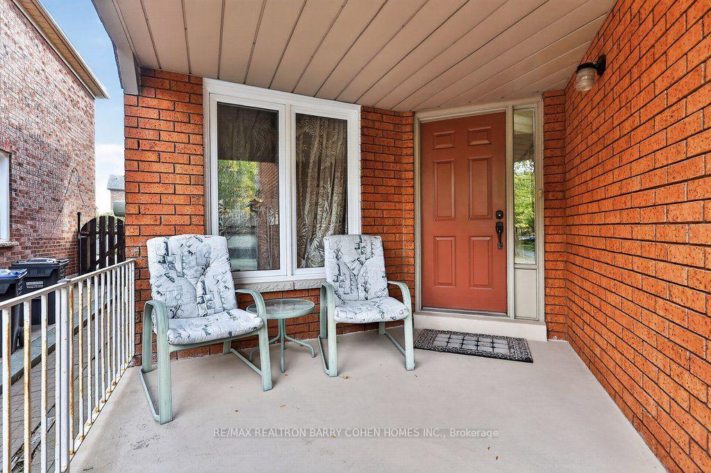 Photo 2 of 2528 Willowburne Drive, Mississauga, Central Erin Mills — HOMEH