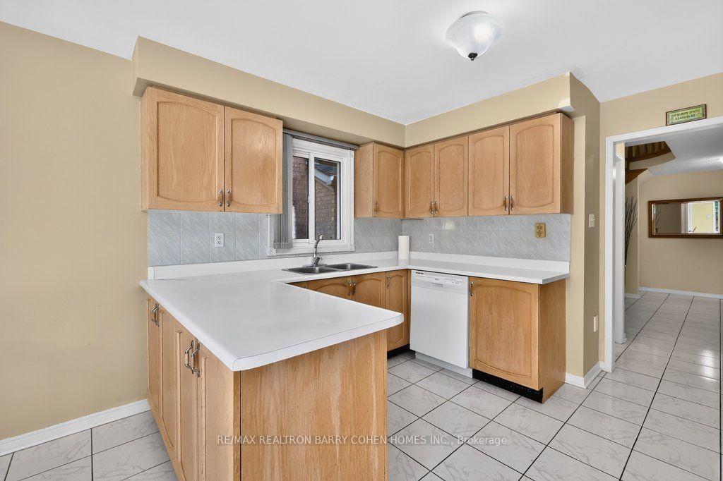 Photo 8 of 2528 Willowburne Drive, Mississauga, Central Erin Mills — HOMEH