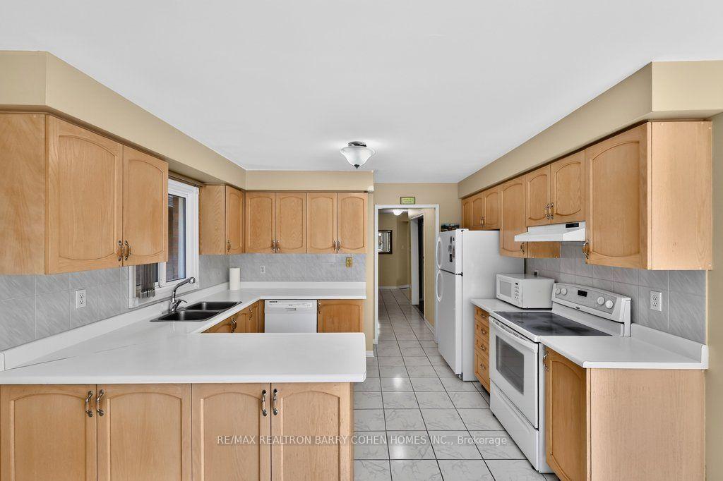 Photo 11 of 2528 Willowburne Drive, Mississauga, Central Erin Mills — HOMEH