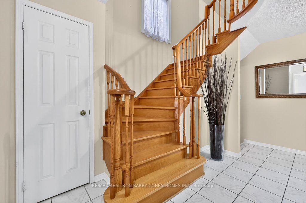 Photo 15 of 2528 Willowburne Drive, Mississauga, Central Erin Mills — HOMEH