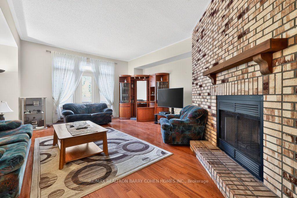 Photo 16 of 2528 Willowburne Drive, Mississauga, Central Erin Mills — HOMEH