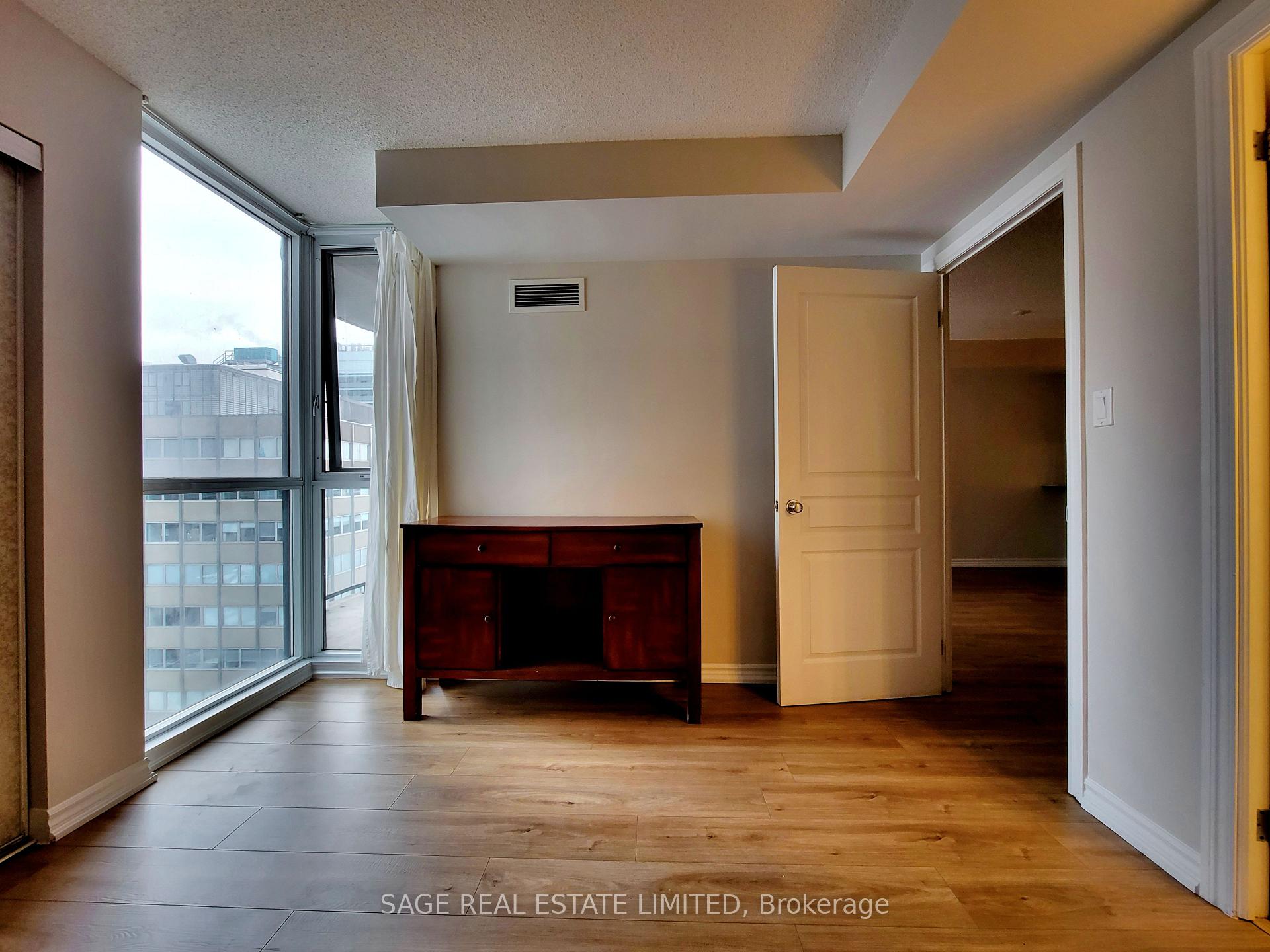 Photo 11 of Unit 1505, 801 Bay Street, Toronto, Bay Street Corridor — HOMEH