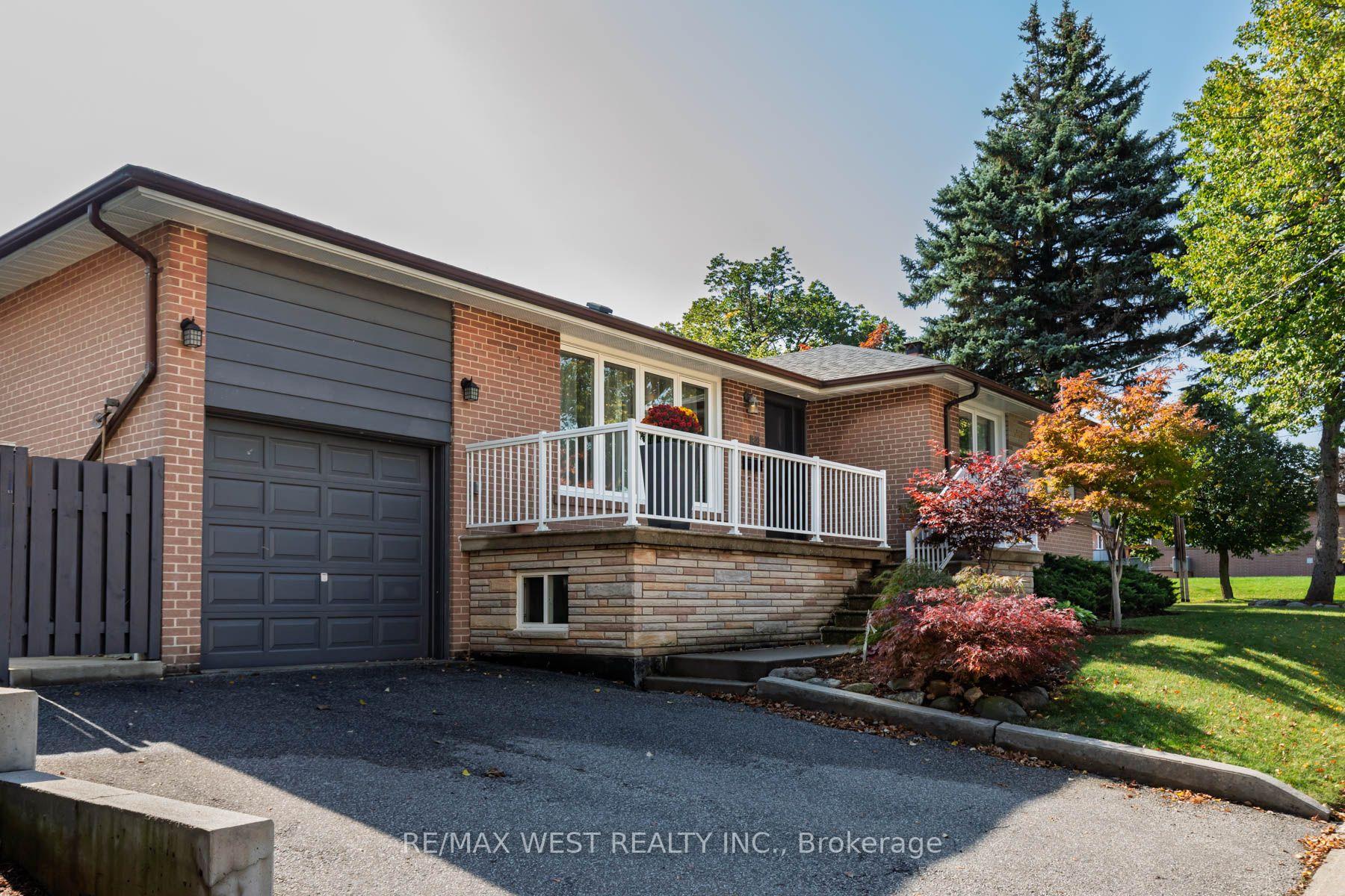 Photo of 82 Renault Crescent
