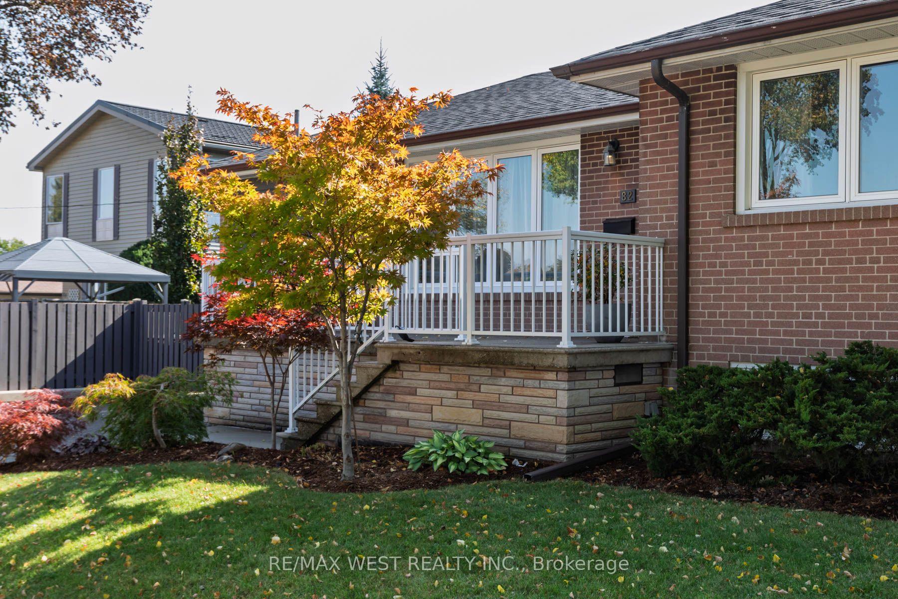 Photo 2 of 82 Renault Crescent, Etobicoke, Humber Heights — HOMEH