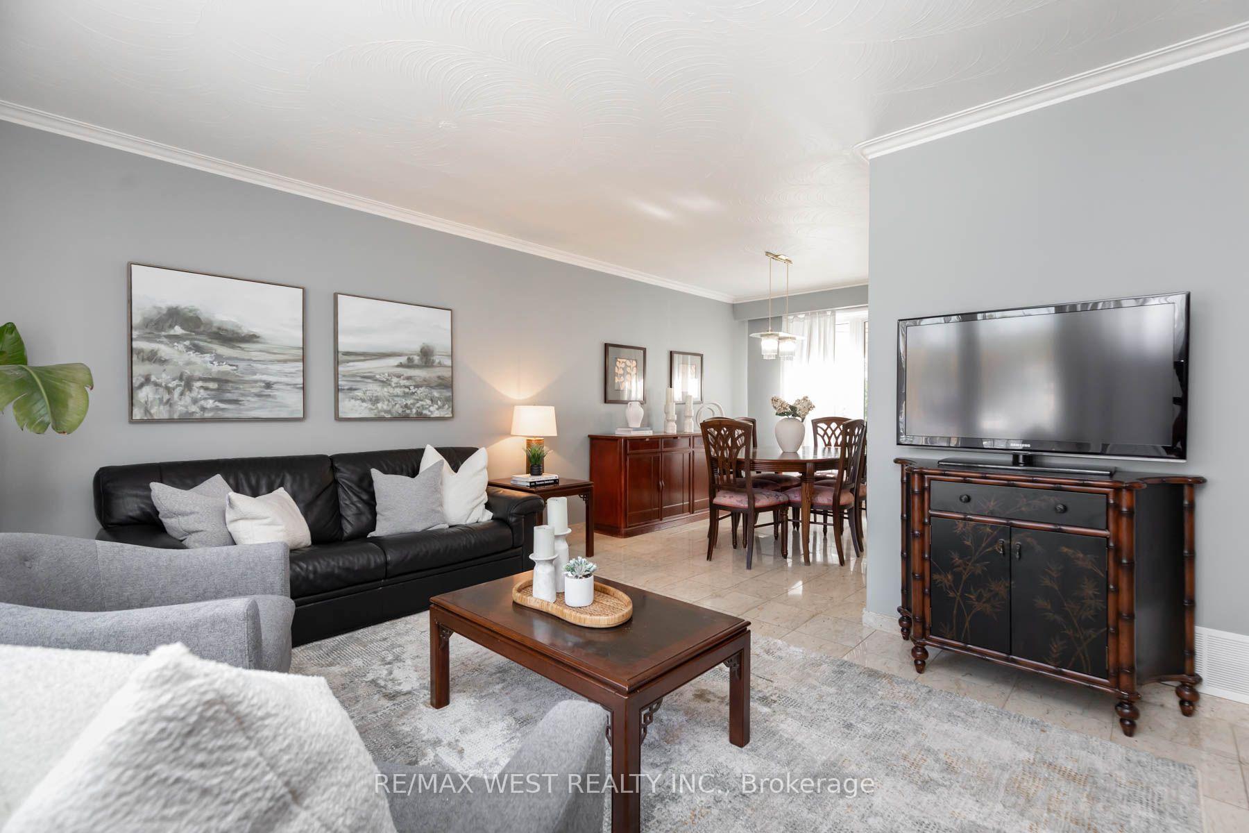 Photo 10 of 82 Renault Crescent, Etobicoke, Humber Heights — HOMEH