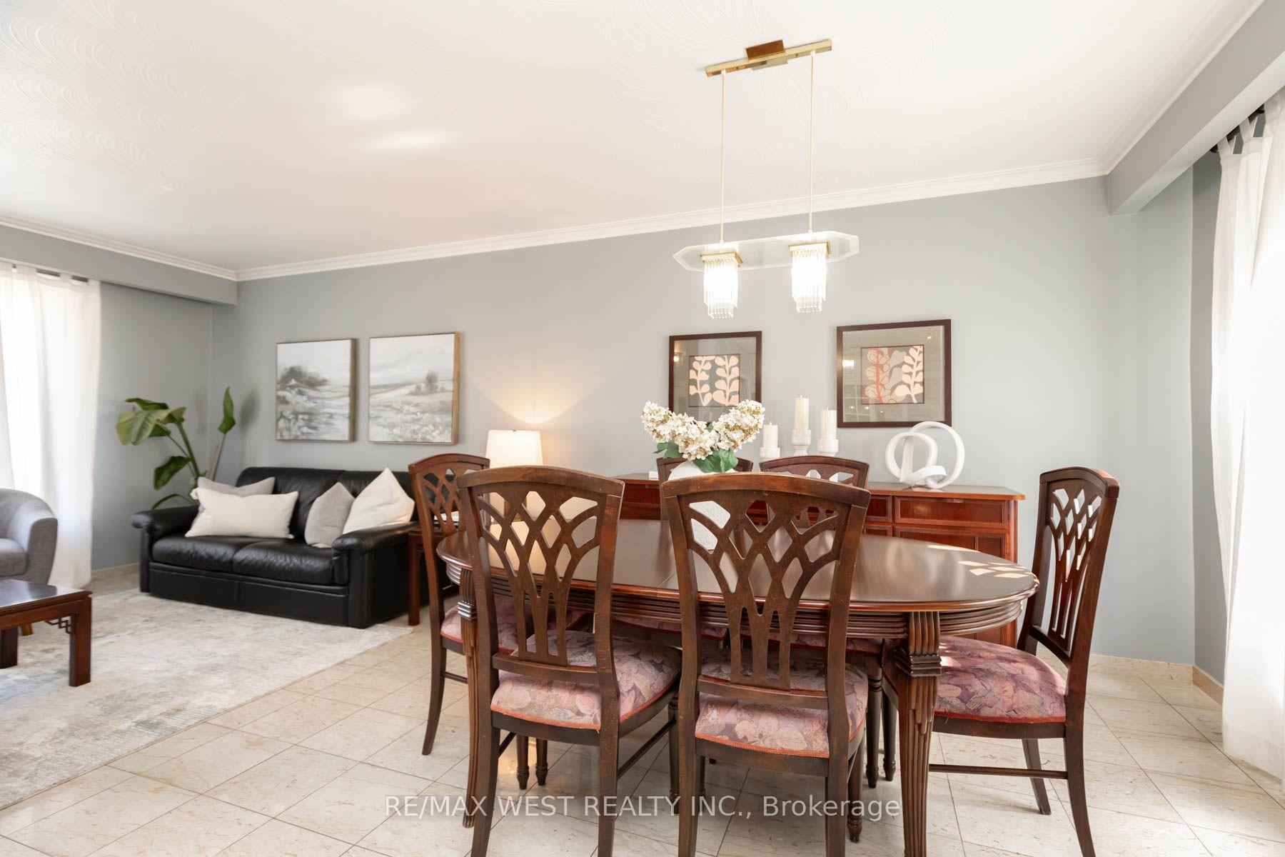 Photo 13 of 82 Renault Crescent, Etobicoke, Humber Heights — HOMEH