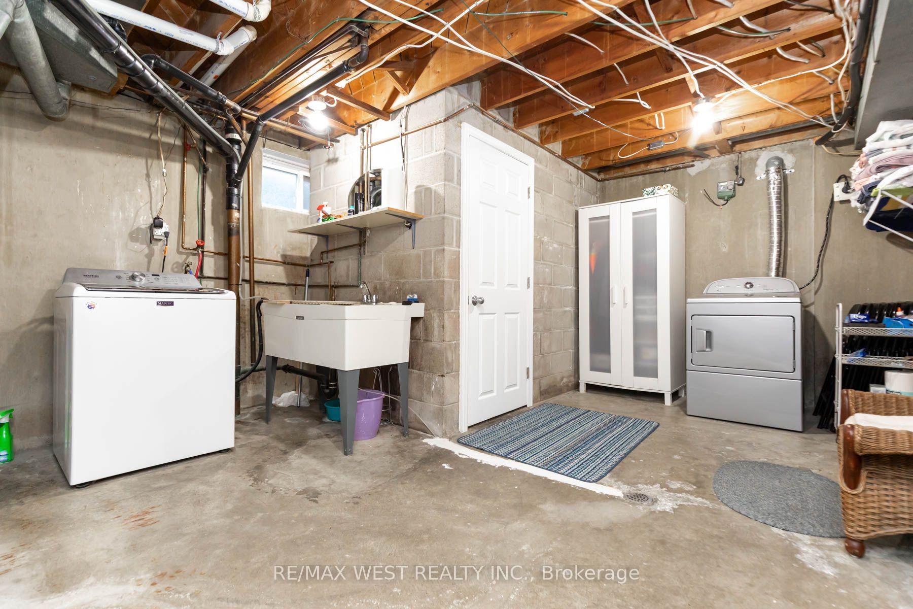 Photo 39 of 82 Renault Crescent, Etobicoke, Humber Heights — HOMEH