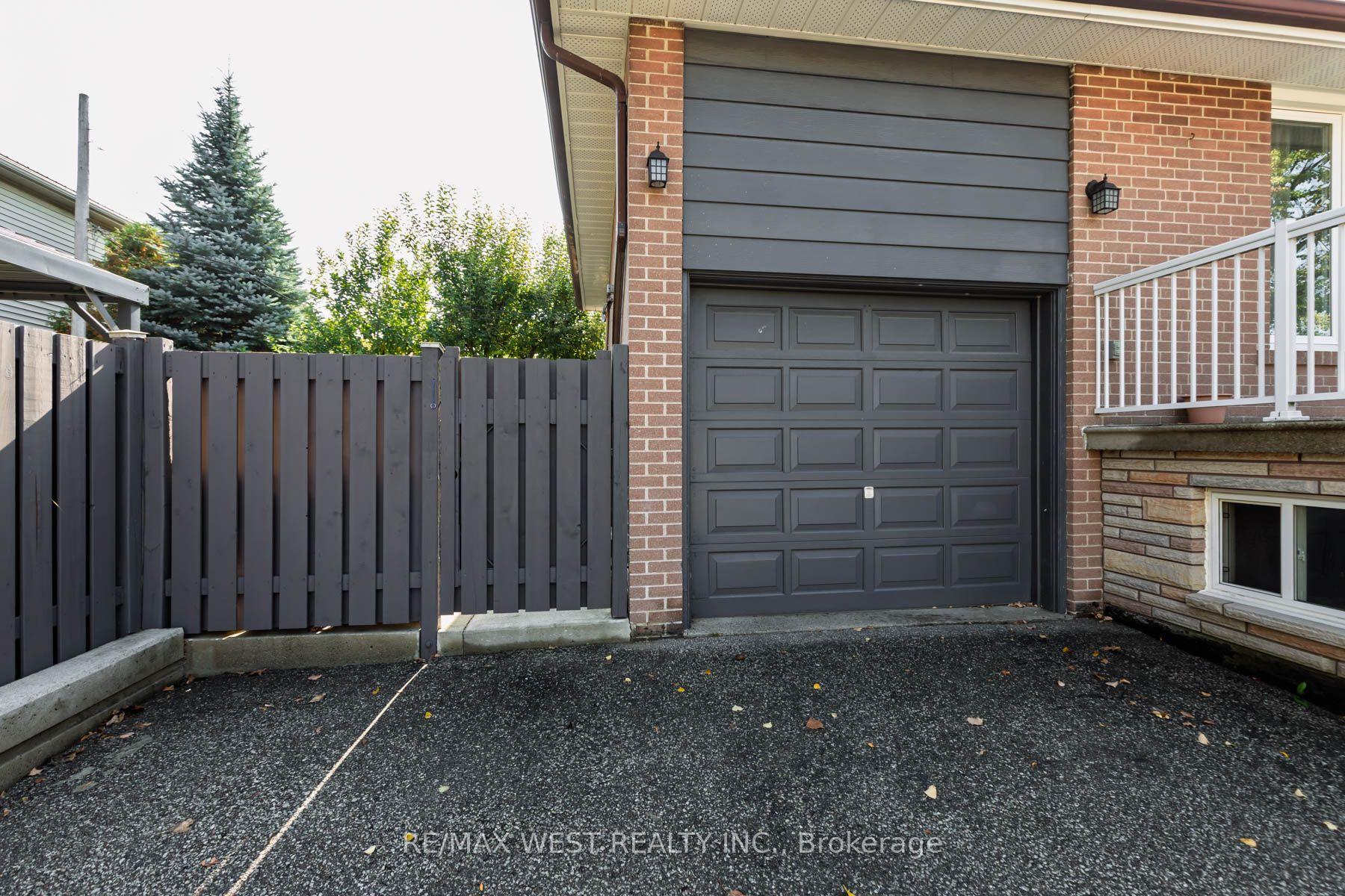 Photo 47 of 82 Renault Crescent, Etobicoke, Humber Heights — HOMEH