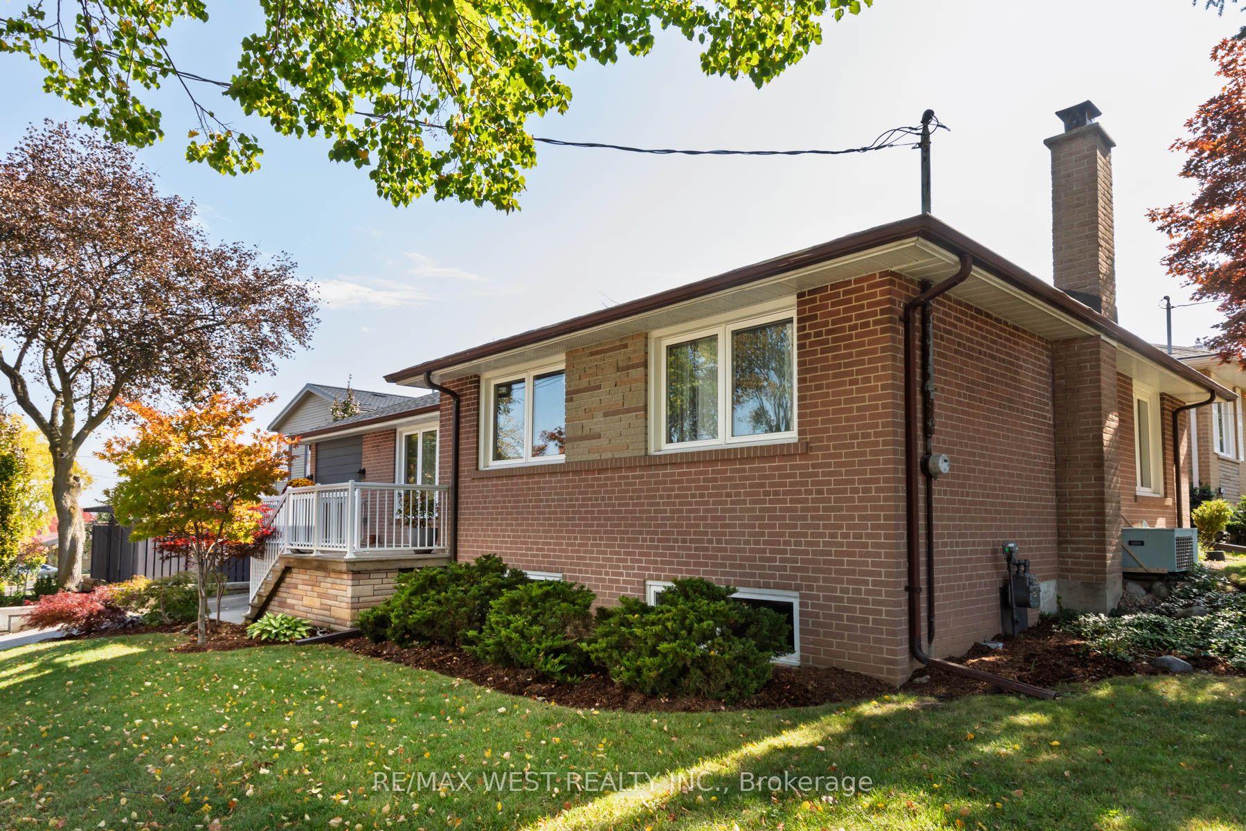 Photo 49 of 82 Renault Crescent, Etobicoke, Humber Heights — HOMEH
