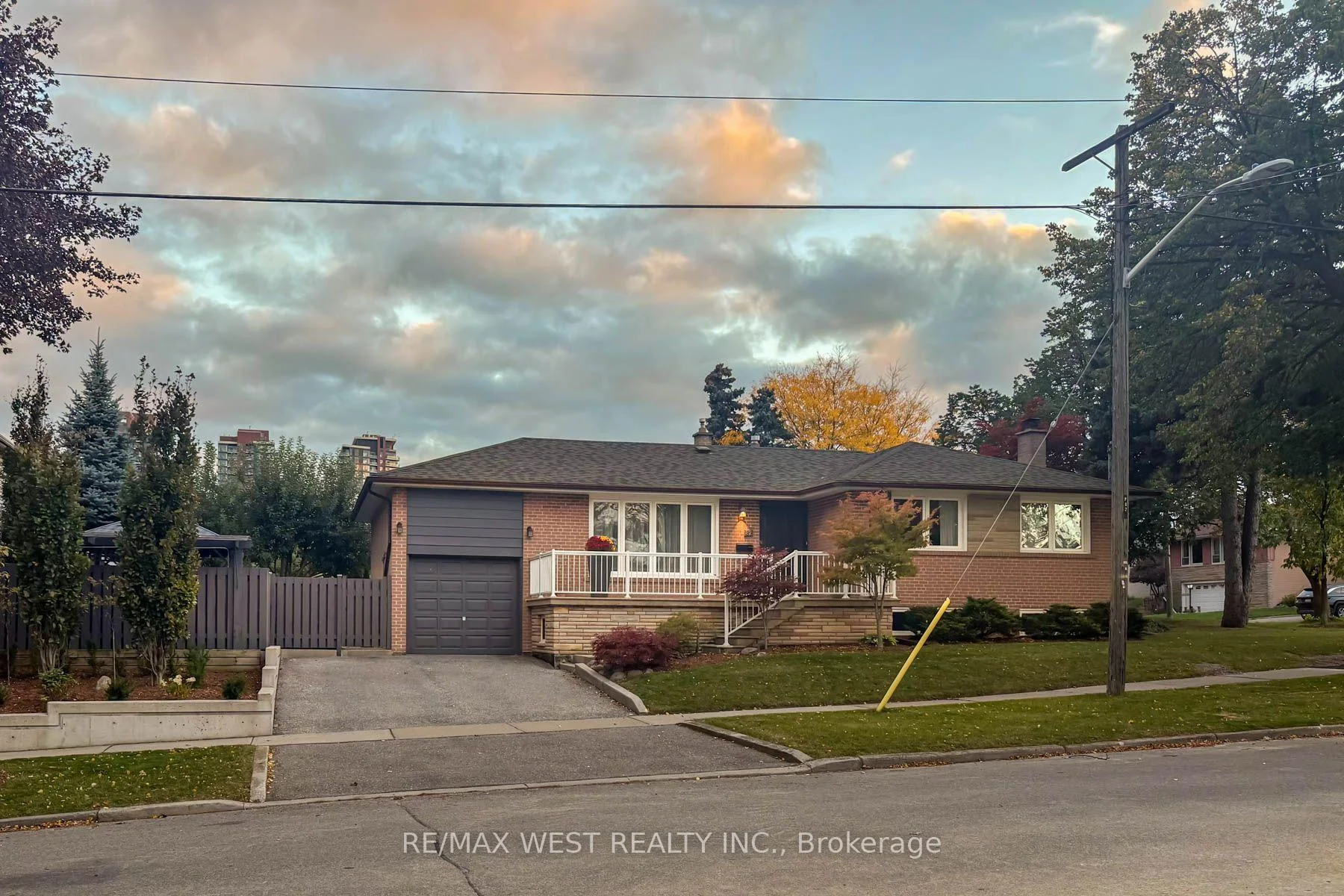 Photo of 82 Renault Crescent