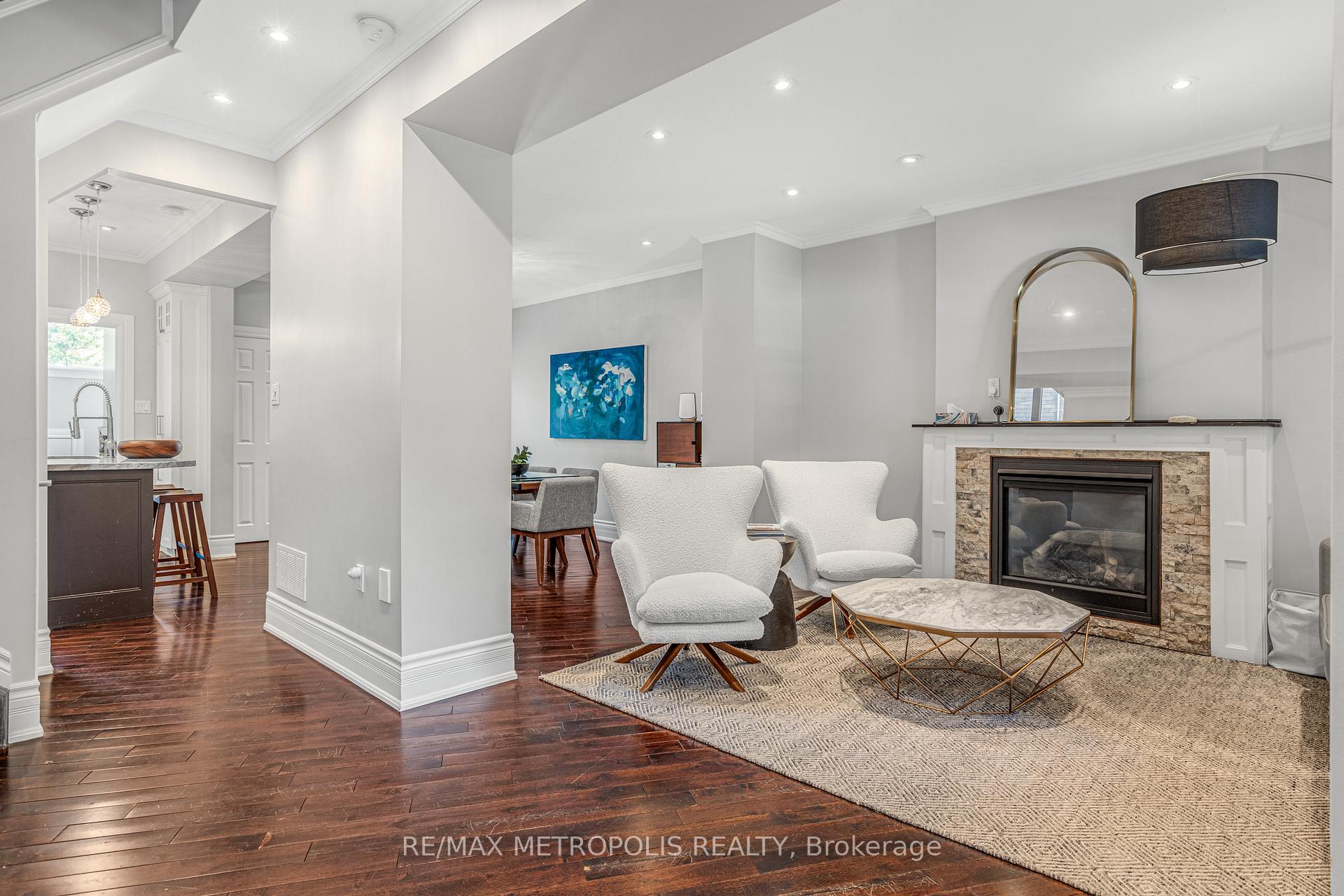Photo 4 of 26 Algonquin Avenue, Toronto, High Park-Swansea — HOMEH
