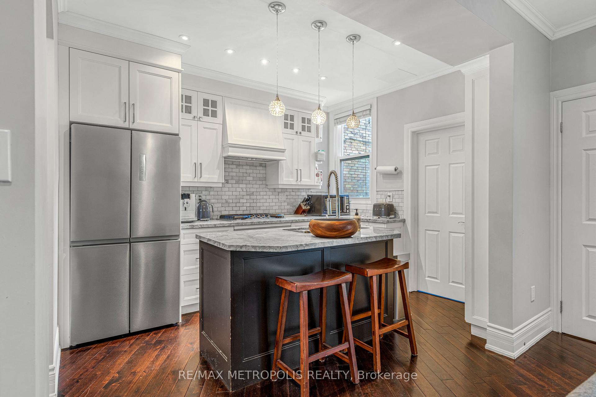Photo 12 of 26 Algonquin Avenue, Toronto, High Park-Swansea — HOMEH