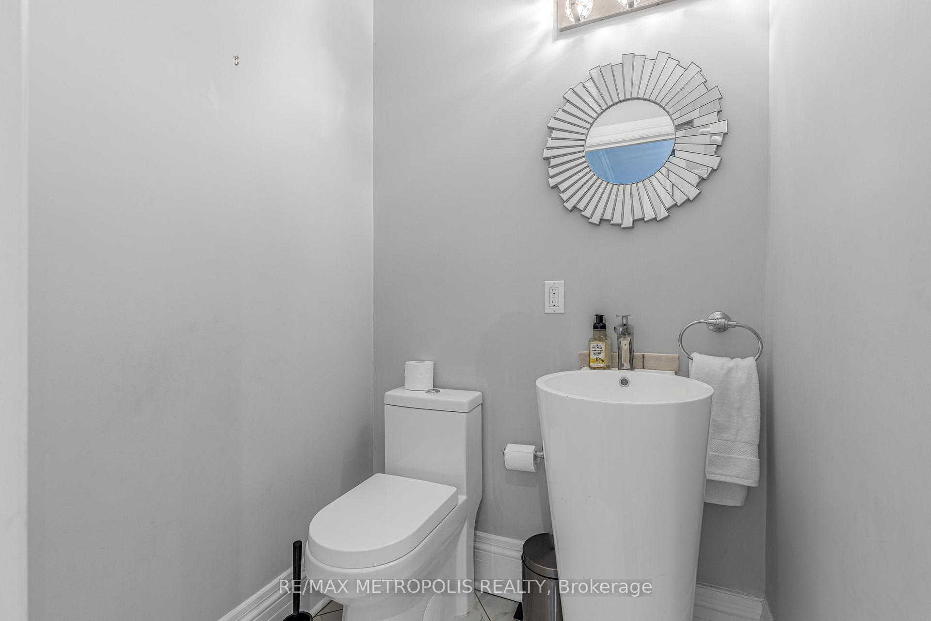 Photo 14 of 26 Algonquin Avenue, Toronto, High Park-Swansea — HOMEH