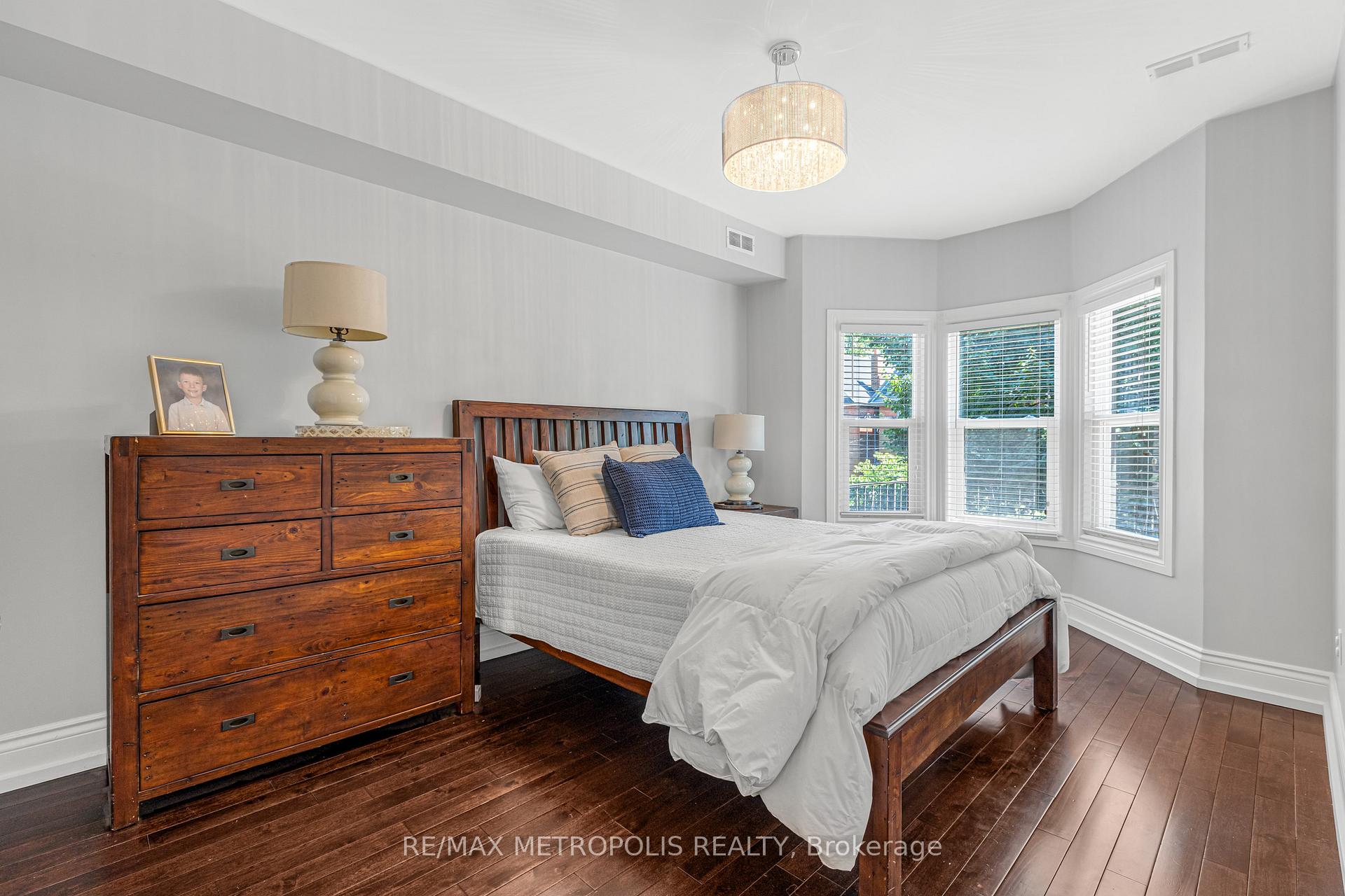 Photo 19 of 26 Algonquin Avenue, Toronto, High Park-Swansea — HOMEH