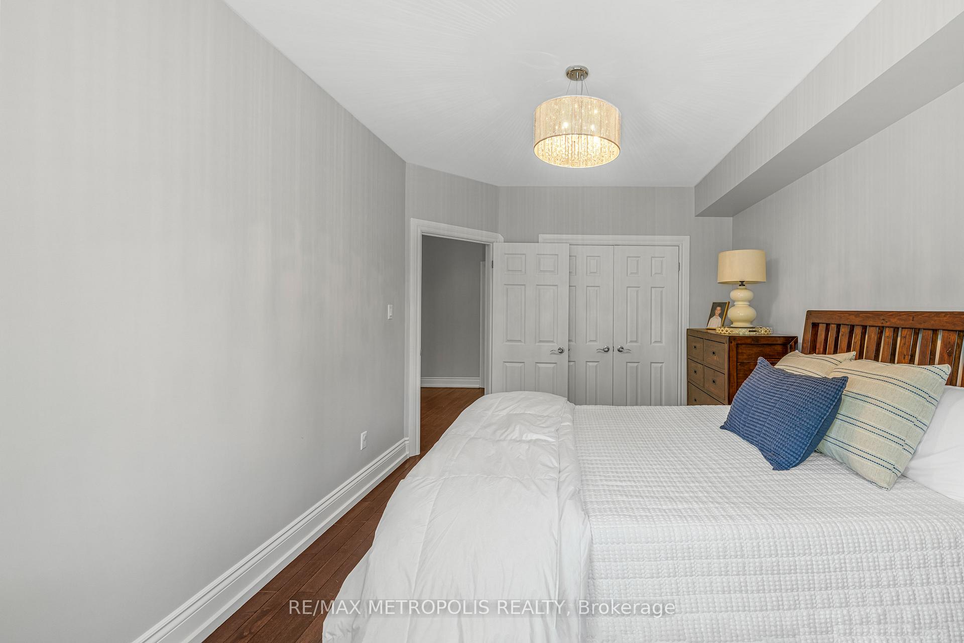 Photo 20 of 26 Algonquin Avenue, Toronto, High Park-Swansea — HOMEH