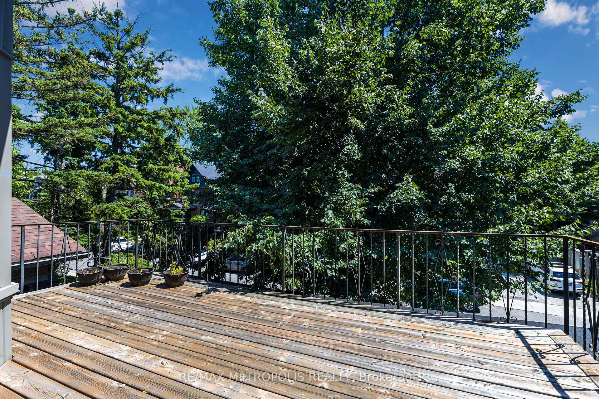 Photo 23 of 26 Algonquin Avenue, Toronto, High Park-Swansea — HOMEH