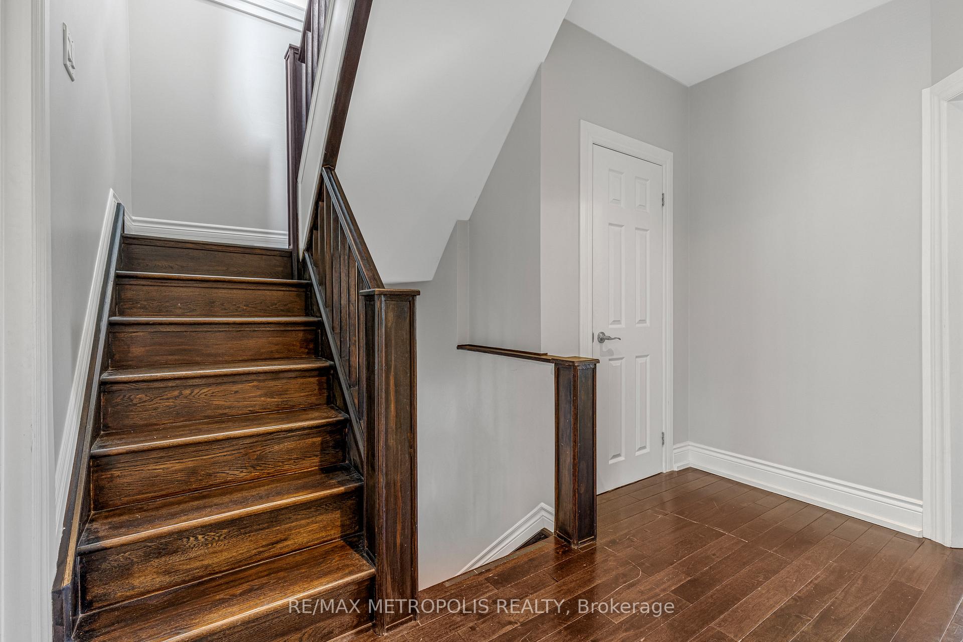 Photo 24 of 26 Algonquin Avenue, Toronto, High Park-Swansea — HOMEH