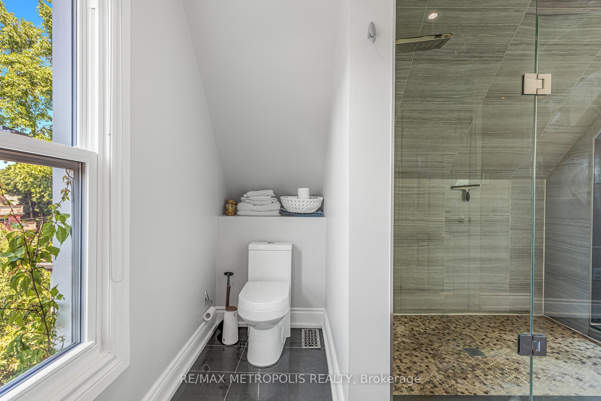 Photo 30 of 26 Algonquin Avenue, Toronto, High Park-Swansea — HOMEH