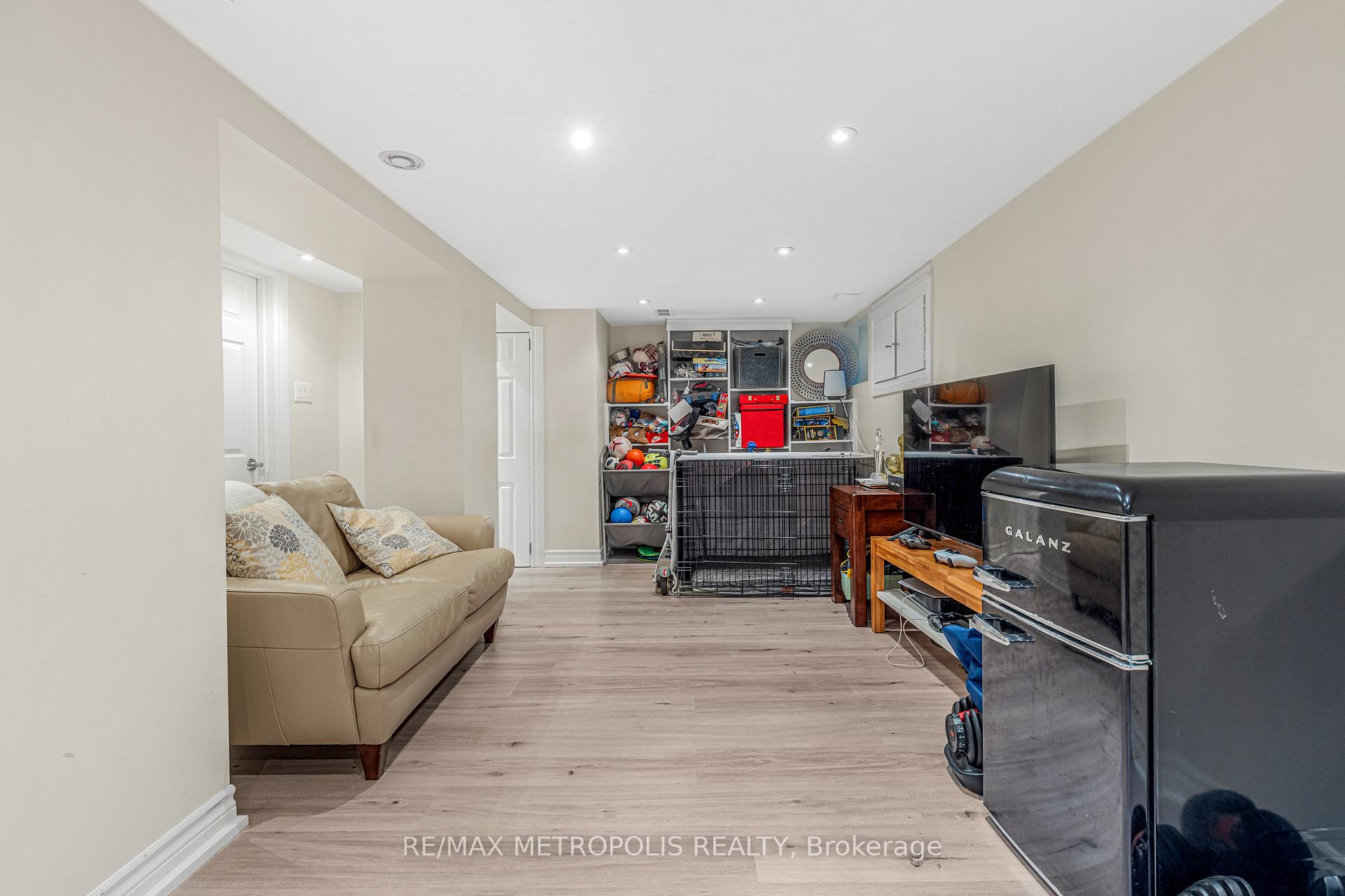 Photo 33 of 26 Algonquin Avenue, Toronto, High Park-Swansea — HOMEH