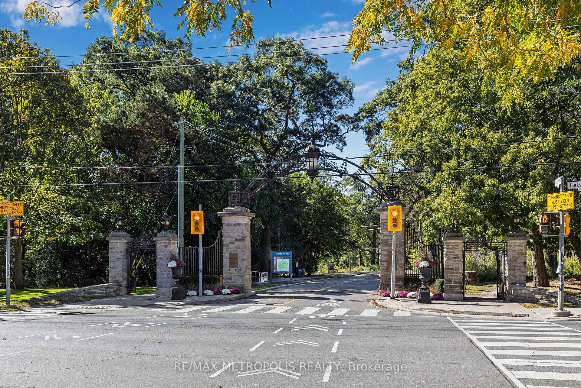 Photo 42 of 26 Algonquin Avenue, Toronto, High Park-Swansea — HOMEH