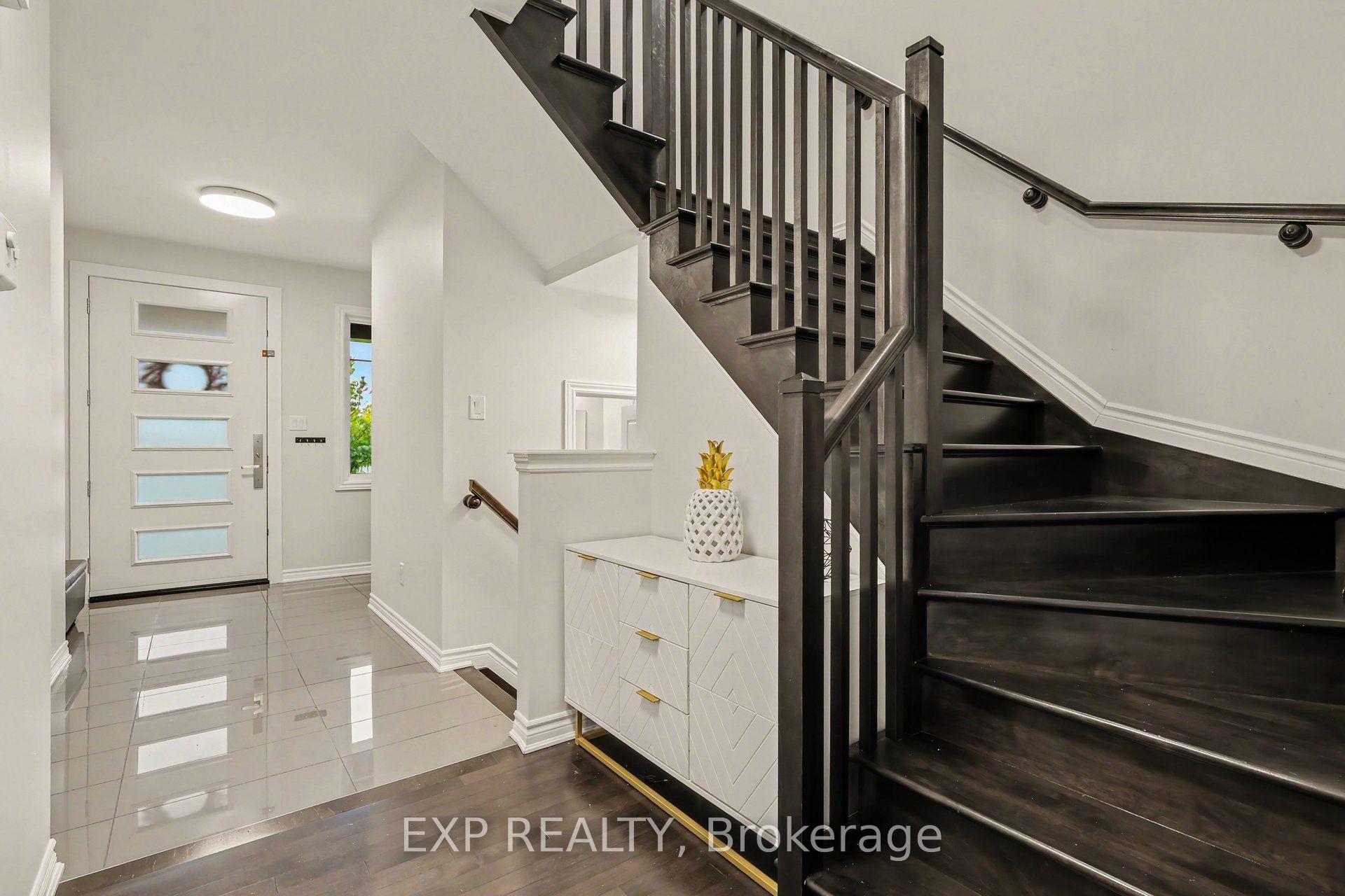 Photo 3 of 127 Switch Grass Crescent, Ottawa, Barrhaven - Half Moon Bay — HOMEH