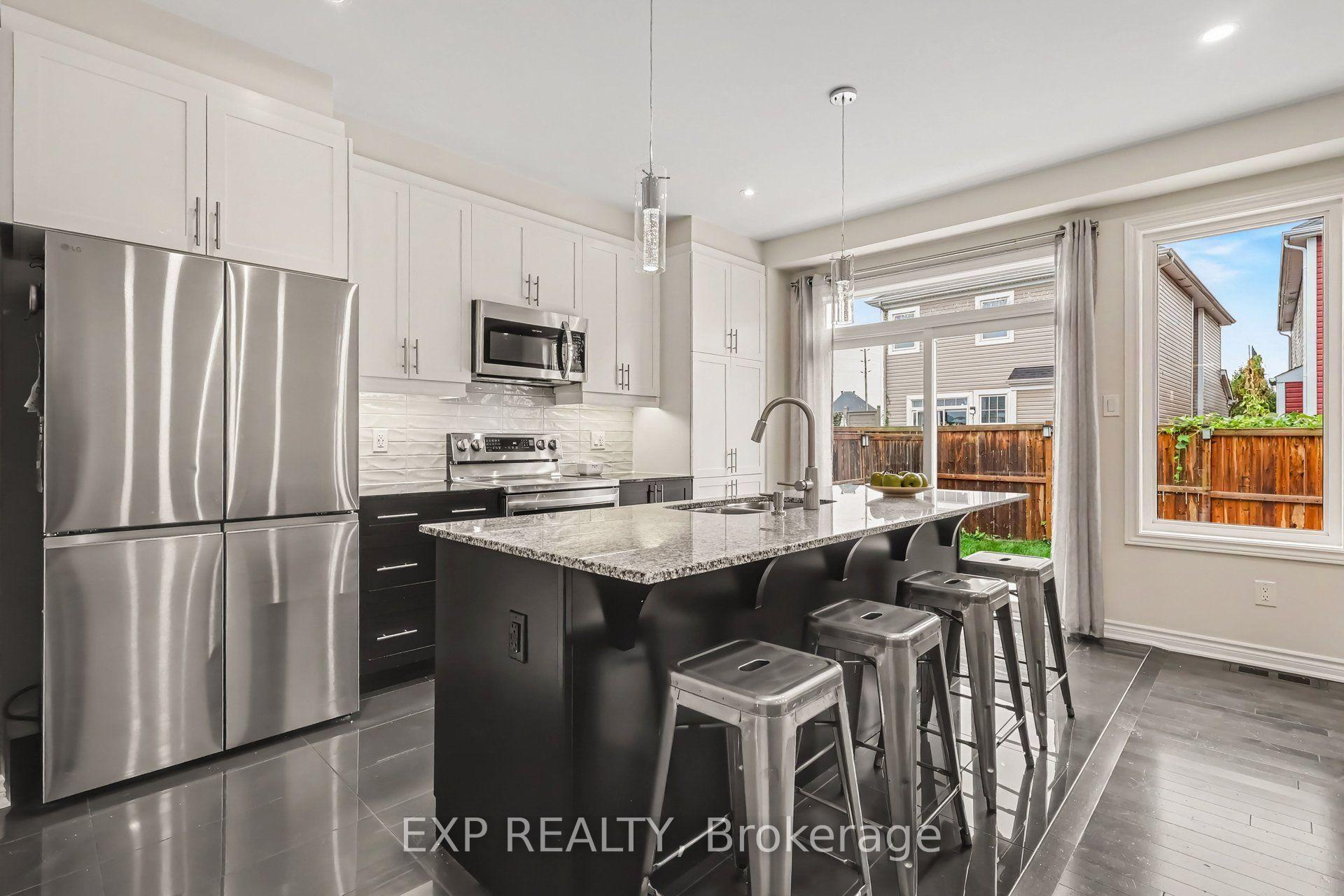 Photo 10 of 127 Switch Grass Crescent, Ottawa, Barrhaven - Half Moon Bay — HOMEH