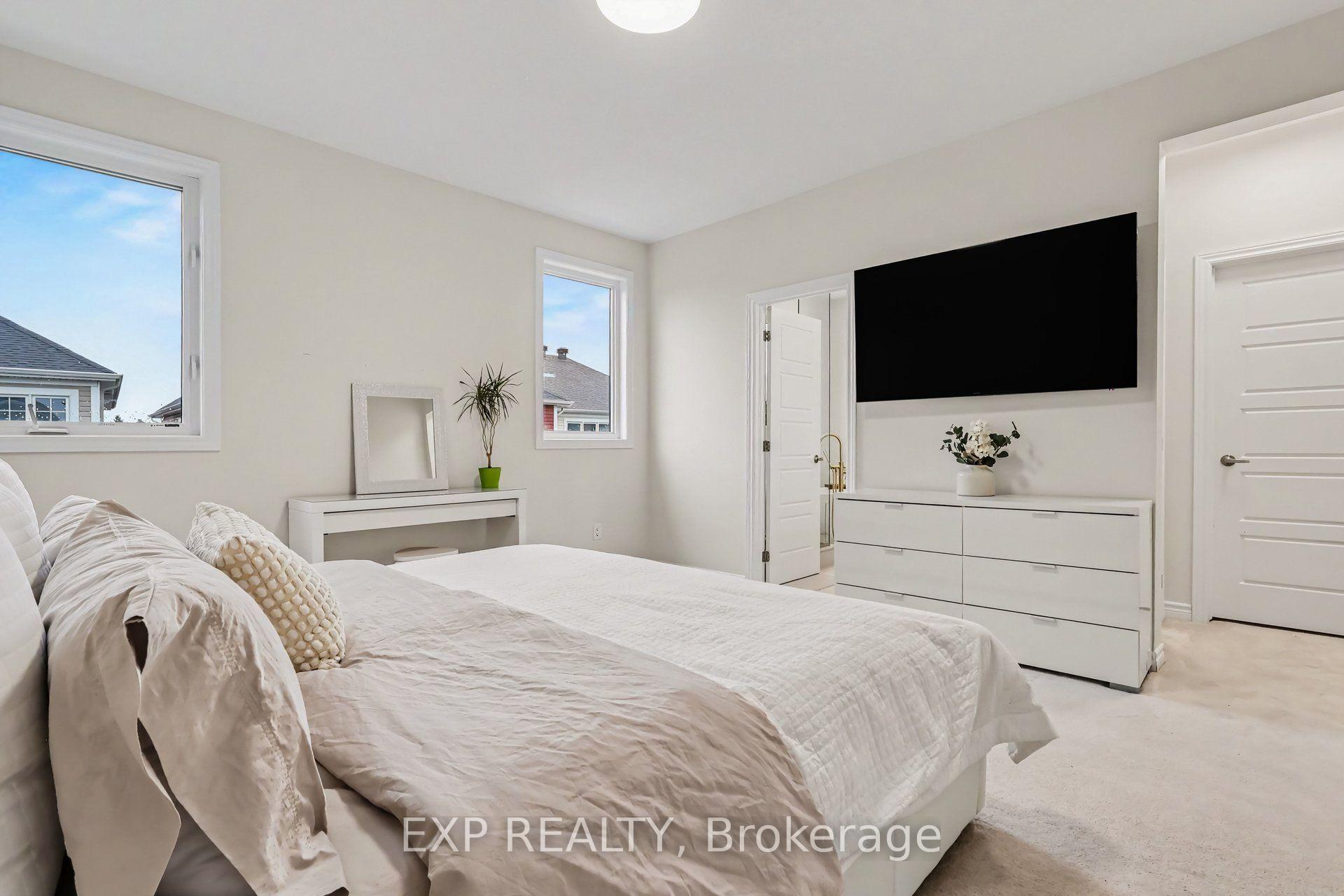 Photo 16 of 127 Switch Grass Crescent, Ottawa, Barrhaven - Half Moon Bay — HOMEH