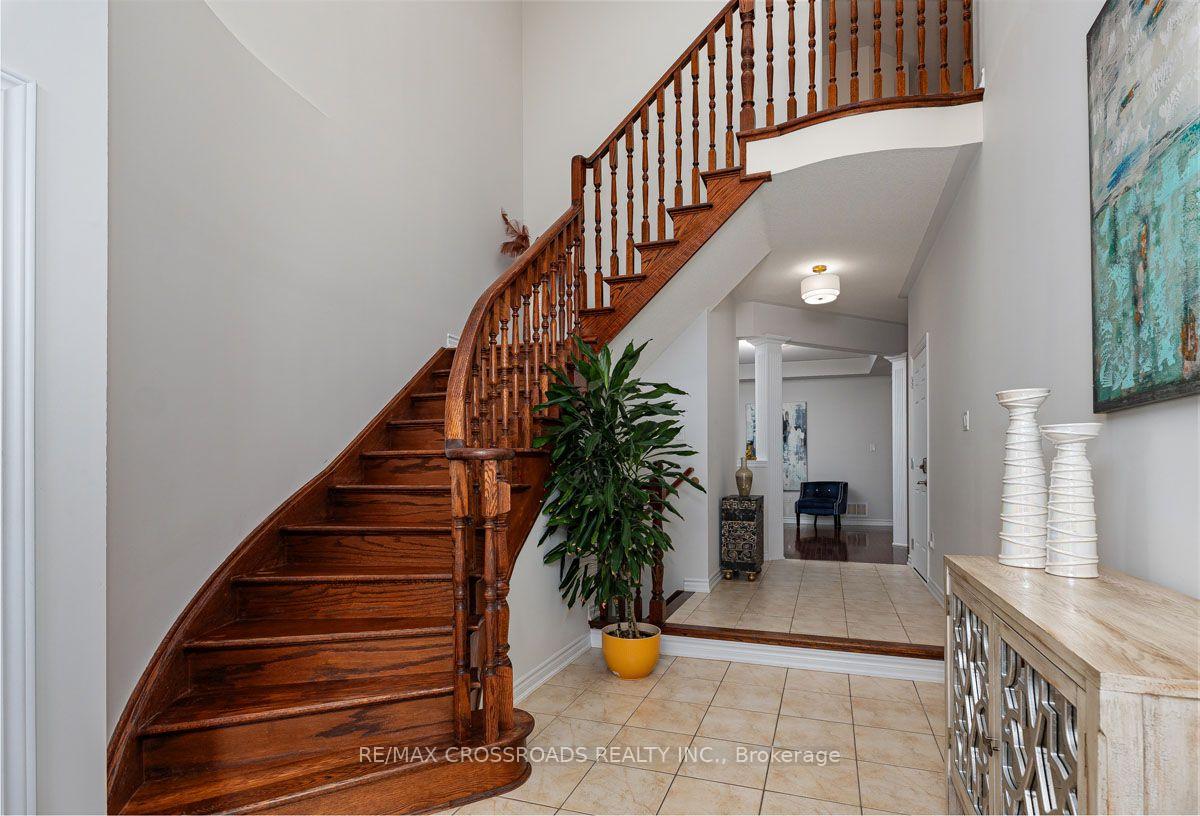 Photo 6 of 120 Golden Orchard Road, Vaughan, Patterson — HOMEH