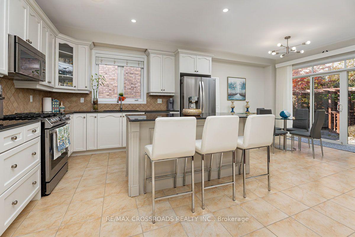 Photo 14 of 120 Golden Orchard Road, Vaughan, Patterson — HOMEH