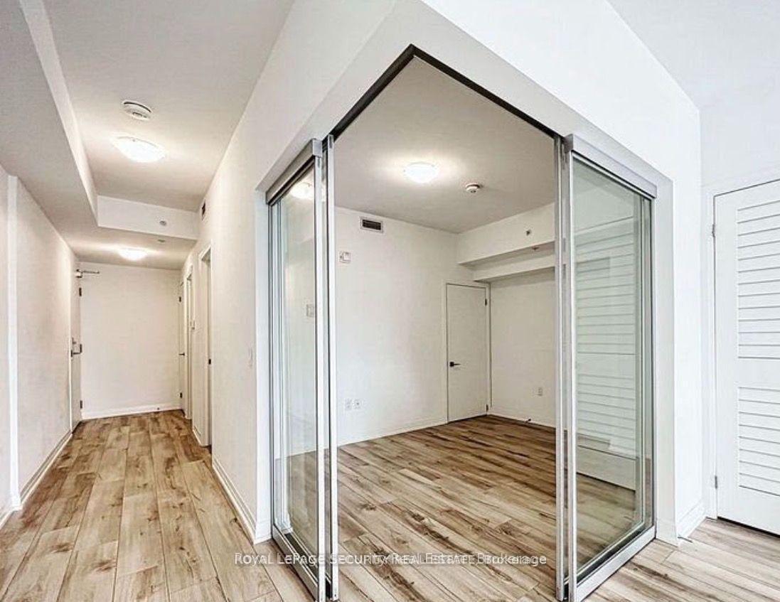 Photo 7 of Unit 216, 408 Browns Line, Etobicoke, Alderwood — HOMEH
